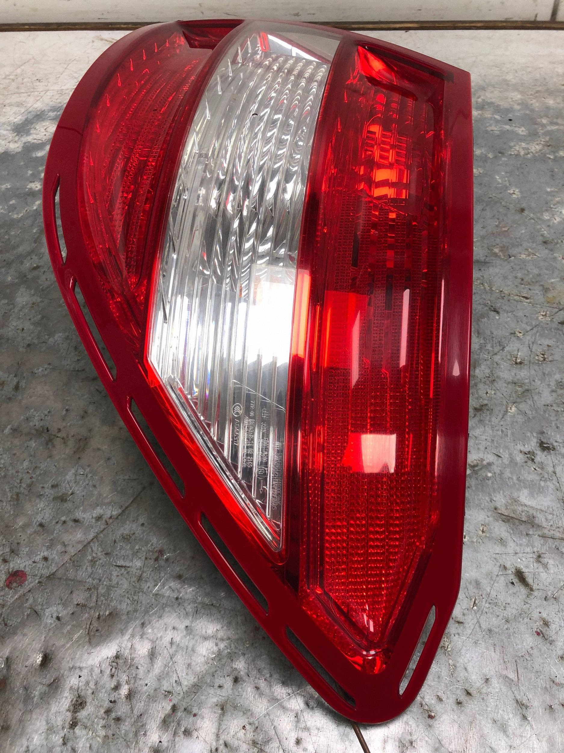 light right rear part MERCEDES W204 sedan 2048200264