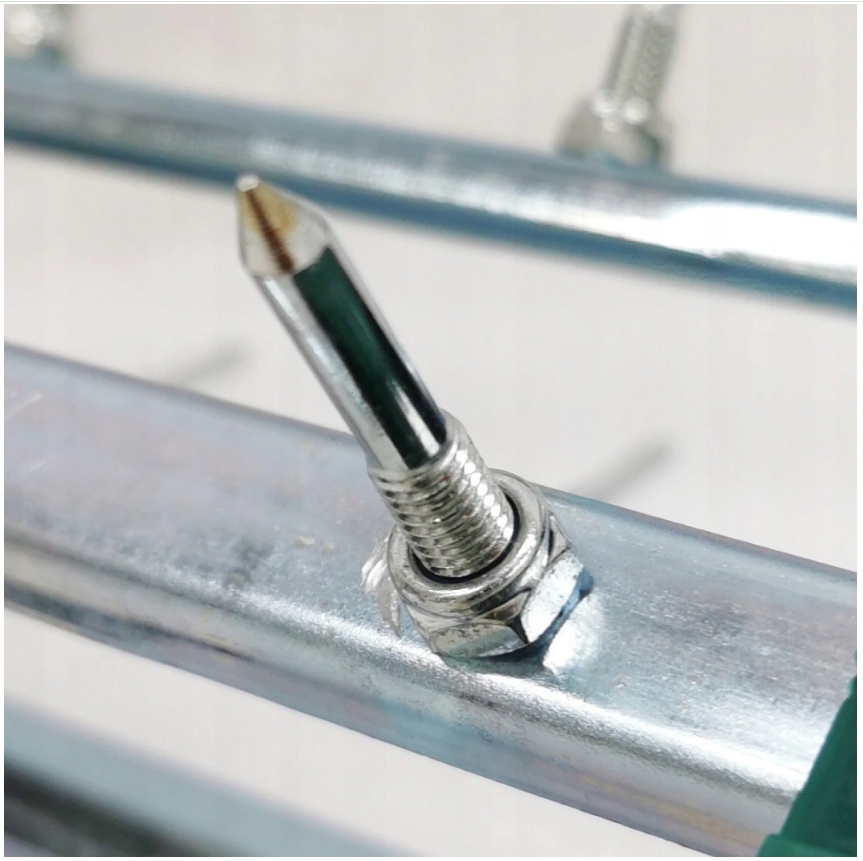 Aerator Ręczny Wertykulator Do Trawy Na Kółkach Seria Bluegarden