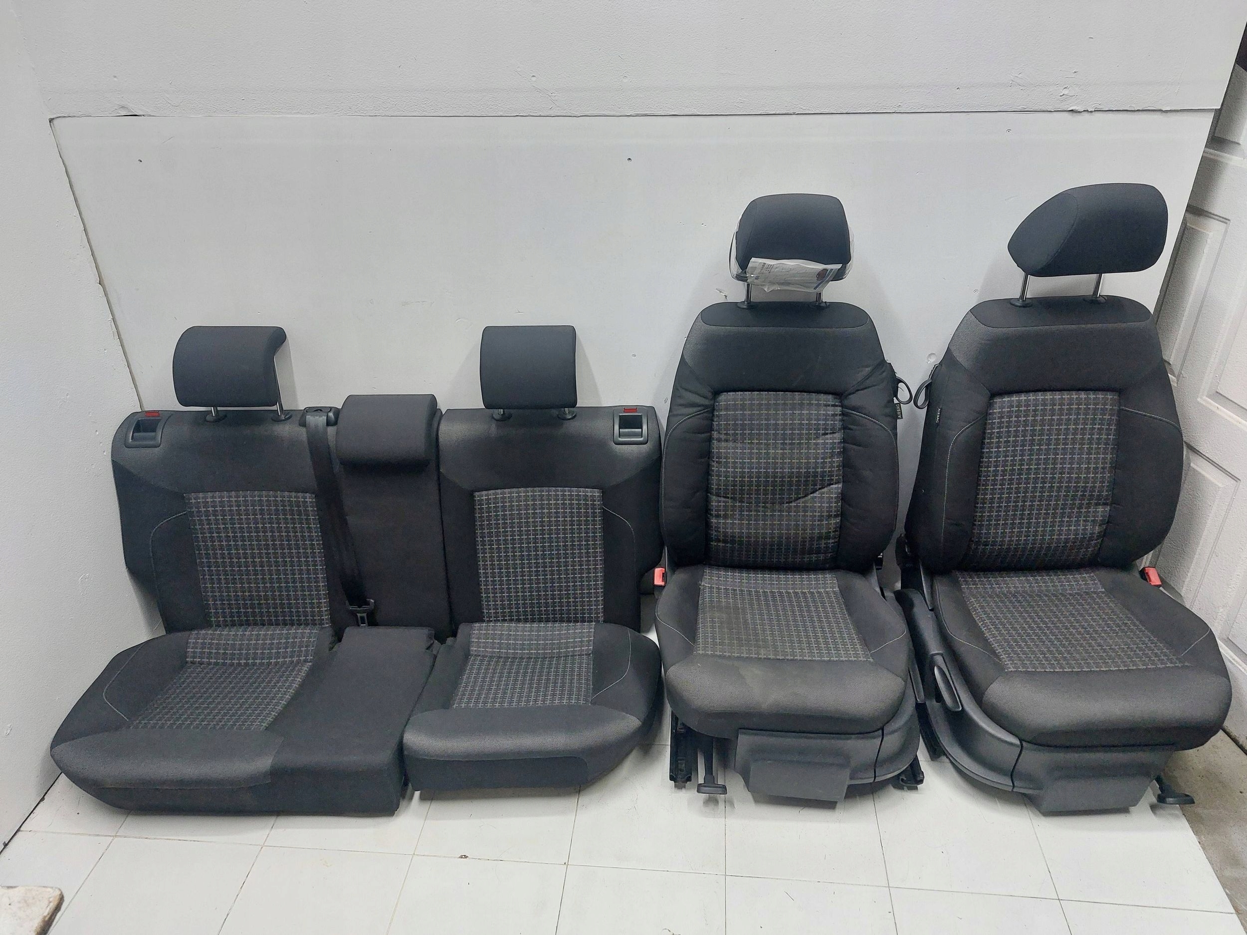 VW POLO V 6R 6C 3D Sitz KOMPLET EUROPA