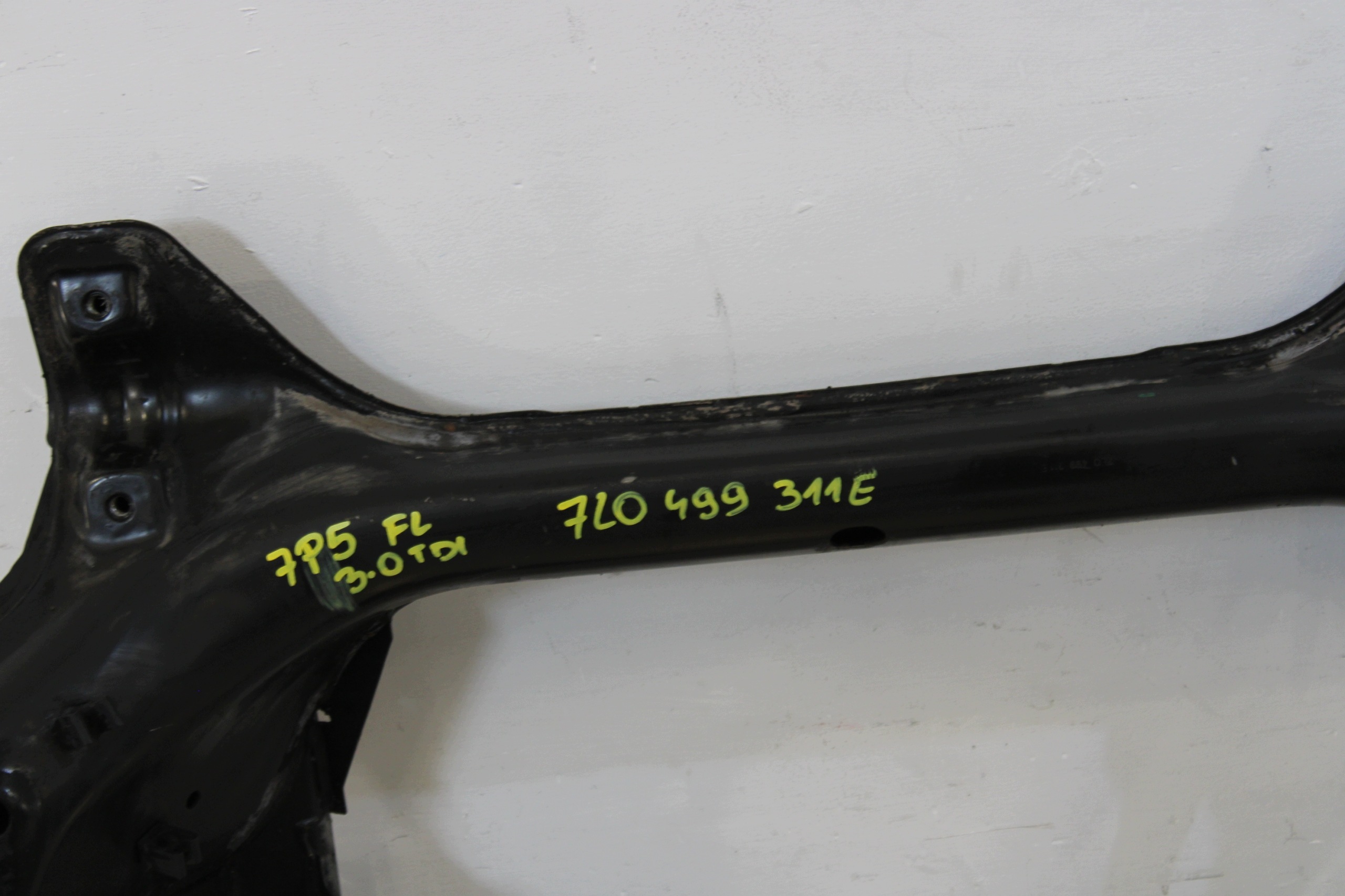 axle beam subframe axle beam front 7L0499311E PORSCHE CAYENNE II 2 7P5 LIFT
