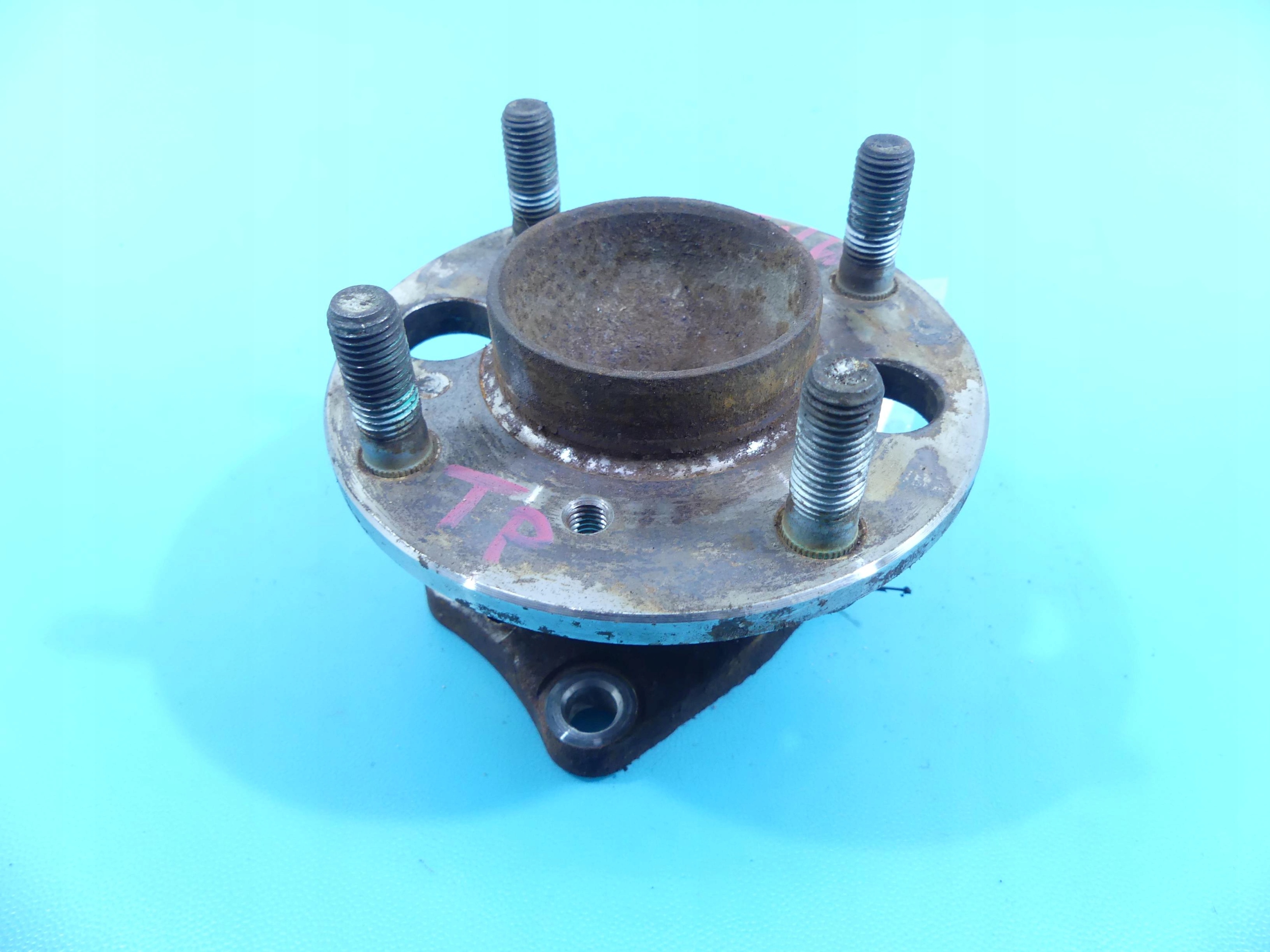 СТУПИЦА КОЛЕСА ЗАДНЯЯ ПРАВАЯ ДЛЯ FORD FIESTA MK7 08-17