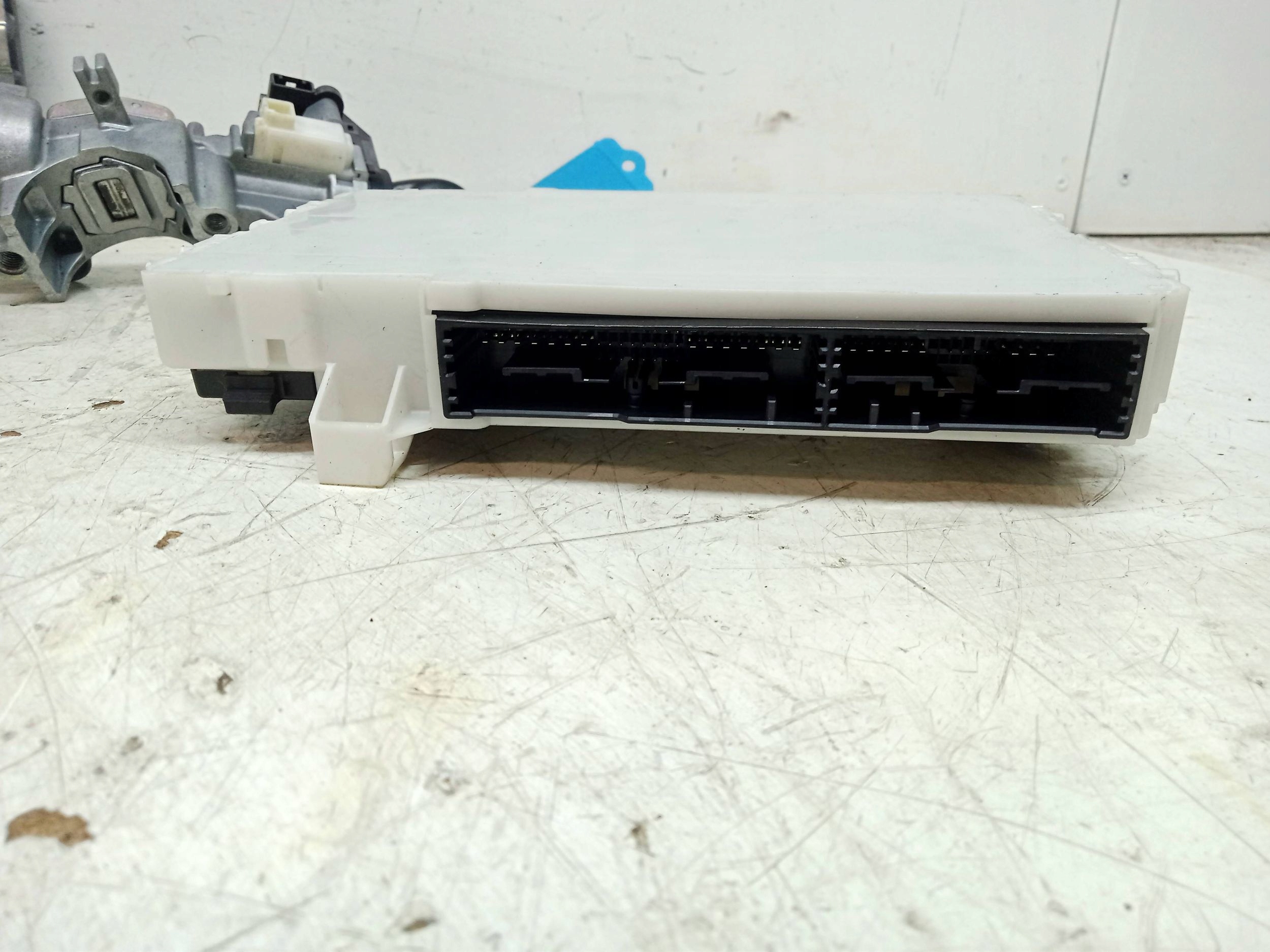 SUZUKI SWIFT MK8 1.0 running board STARTOWY computer BSI key module 33910-53R00