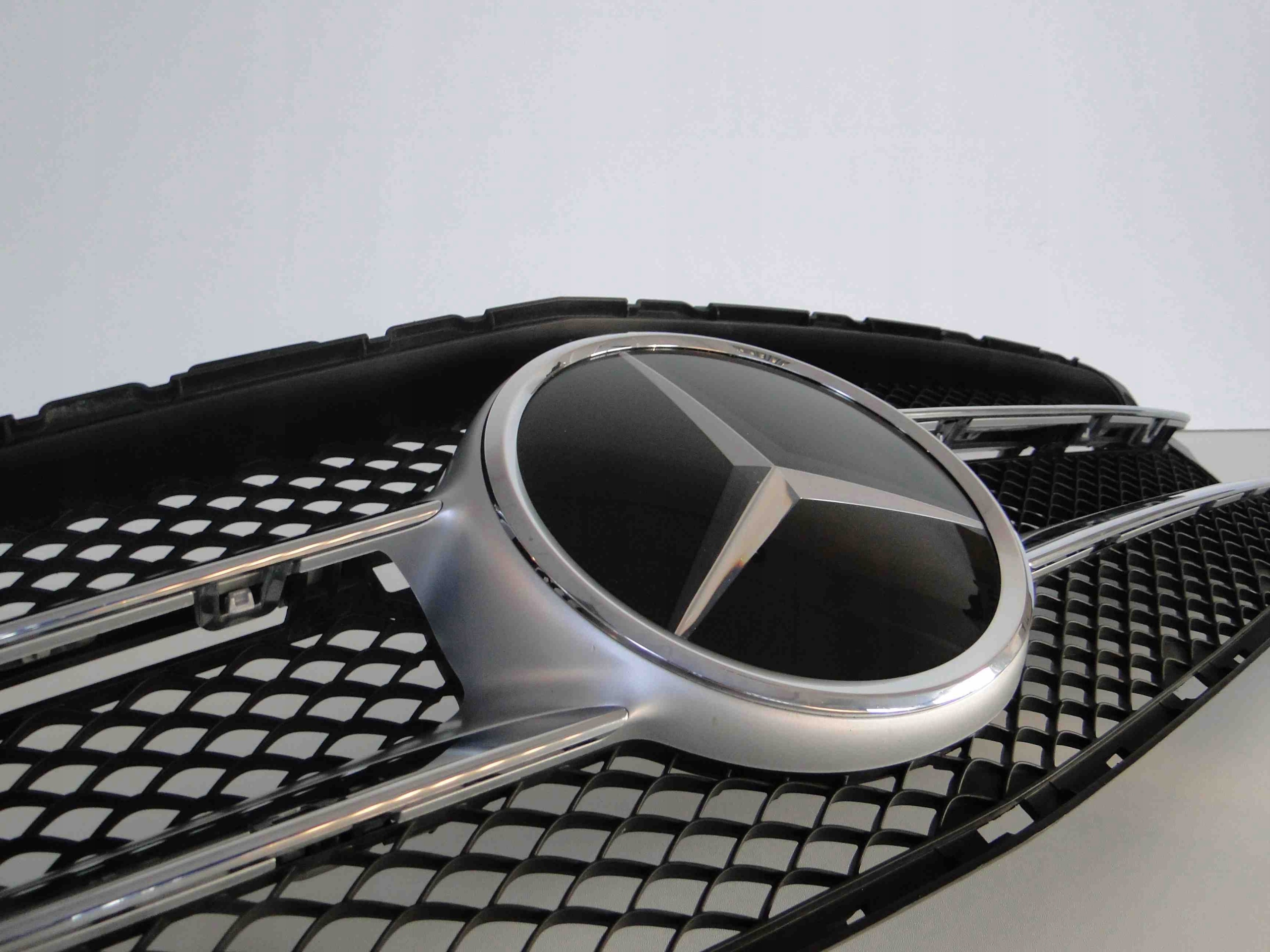 MERCEDES C KLASA W205 AMG GRILL ATRAPA DISTRONIC Producent części Mercedes-Benz OE