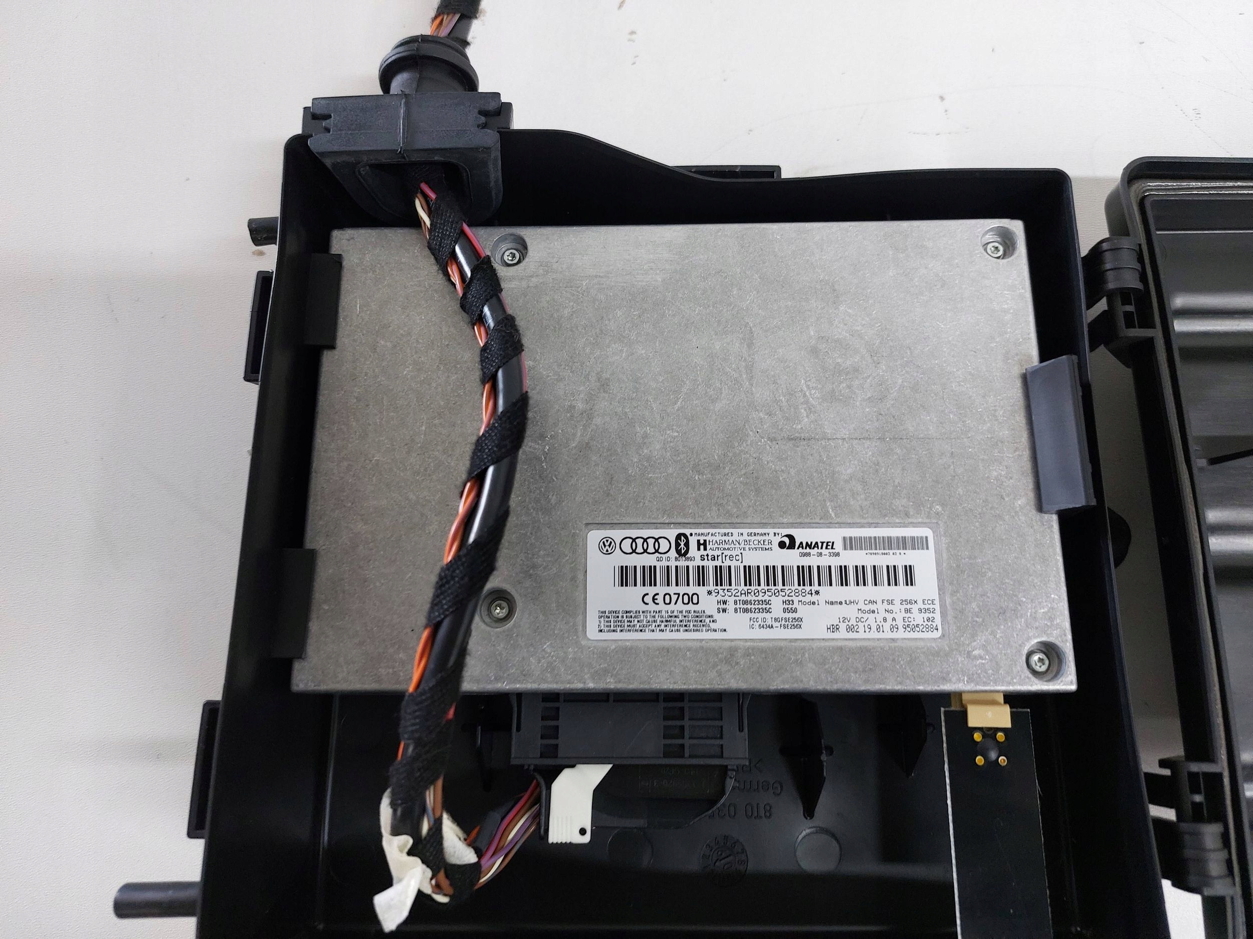 AUDI A4 B8 A5 Q5 08r> Module BLUETOOTH 8T0862335C