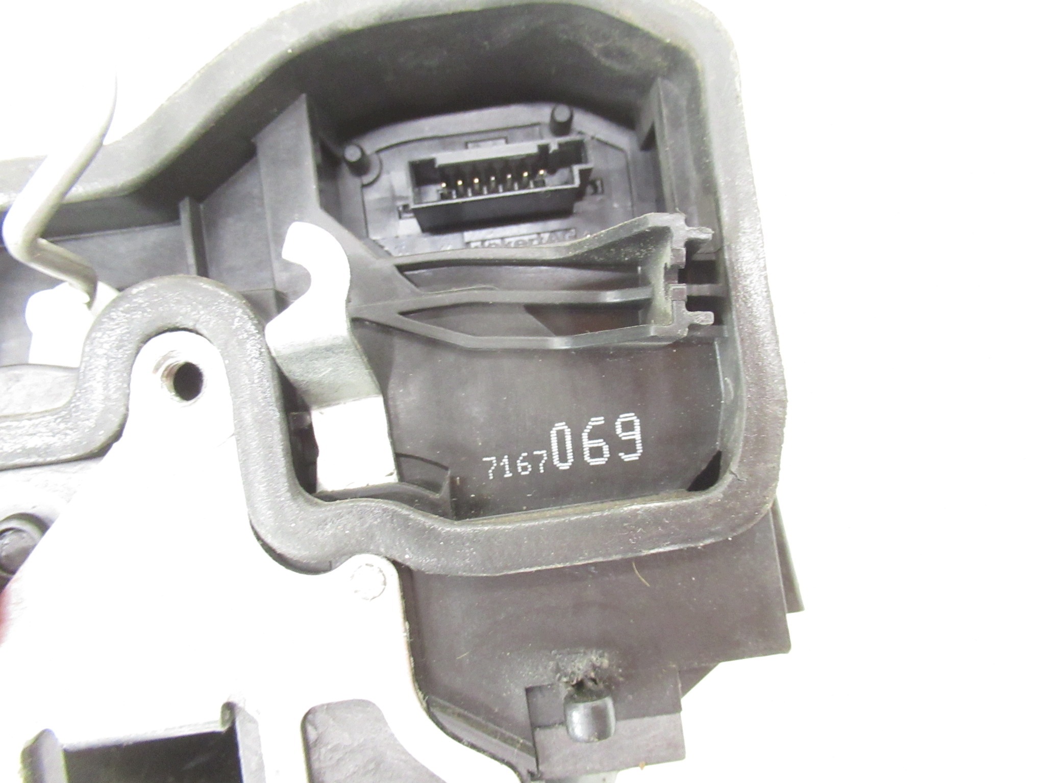 lock left rear part BMW e60 e61 e65 e70 e83 e87 e90 e91 F01 F10 F11 F25