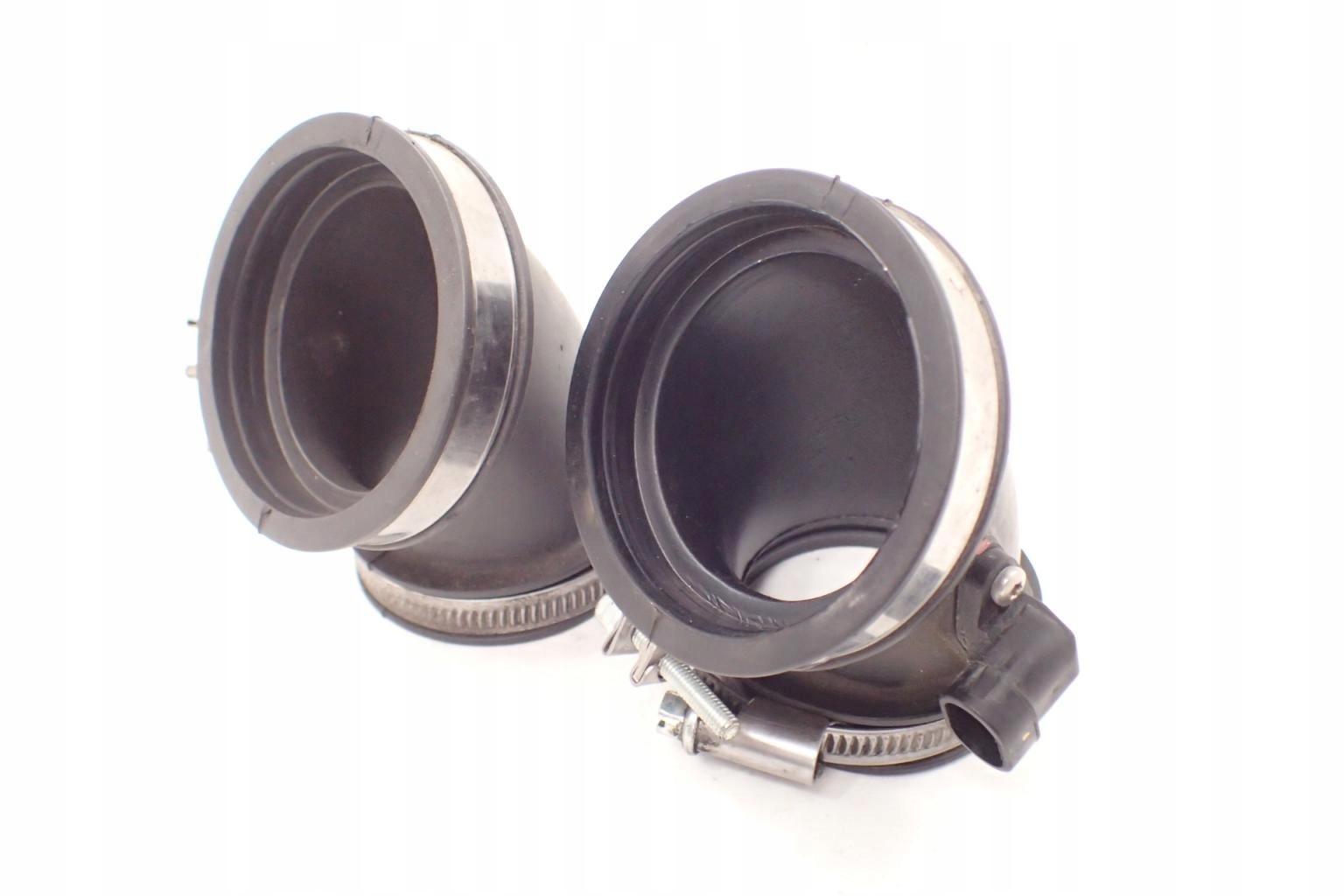 131586-1111 - Ducati Monster 696 гумові всмоктувальні патрубки