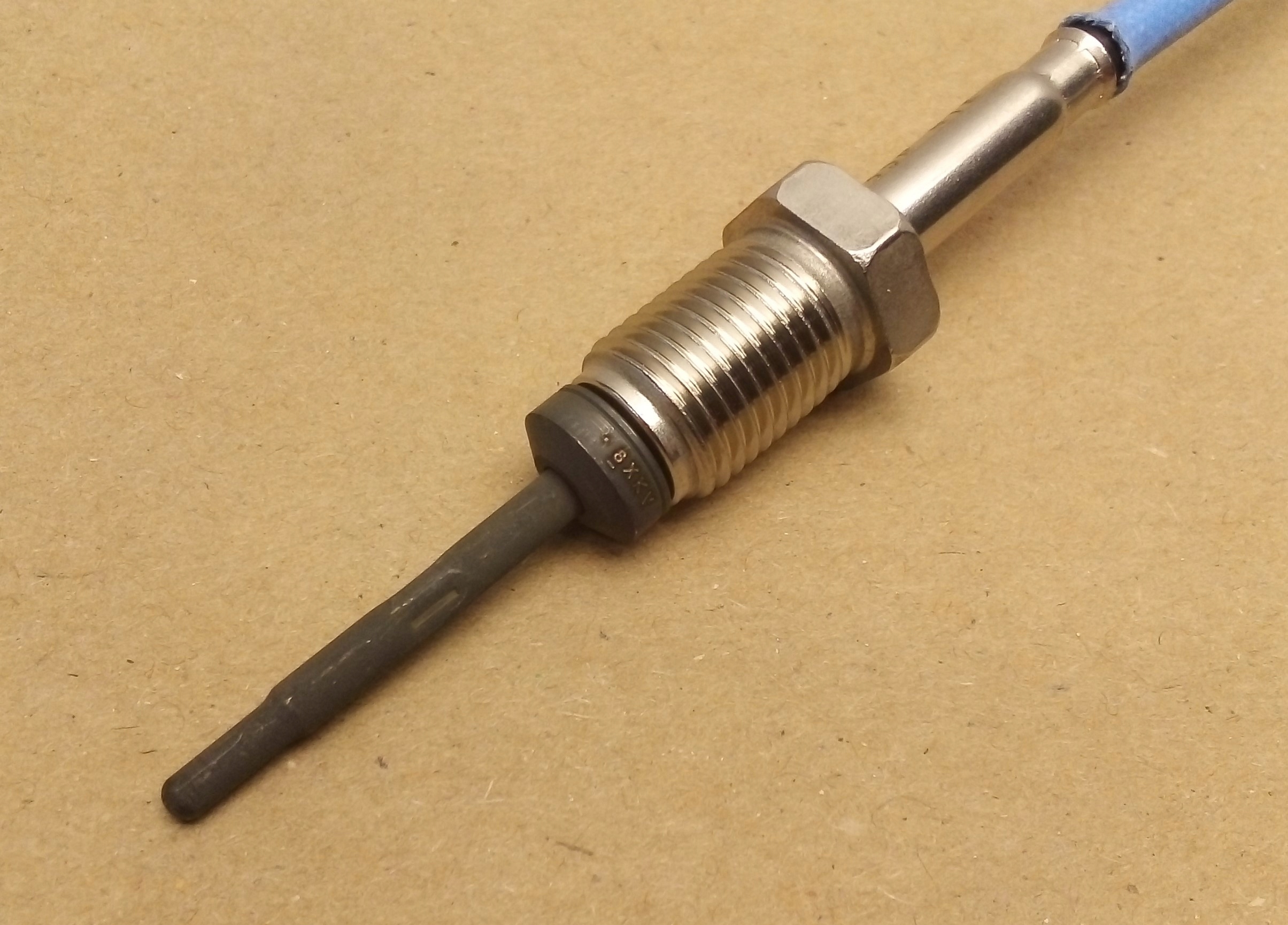 RENAULT CZUJNIK TEMPERATURY SPALIN 226404435R Typ samochodu Samochody osobowe