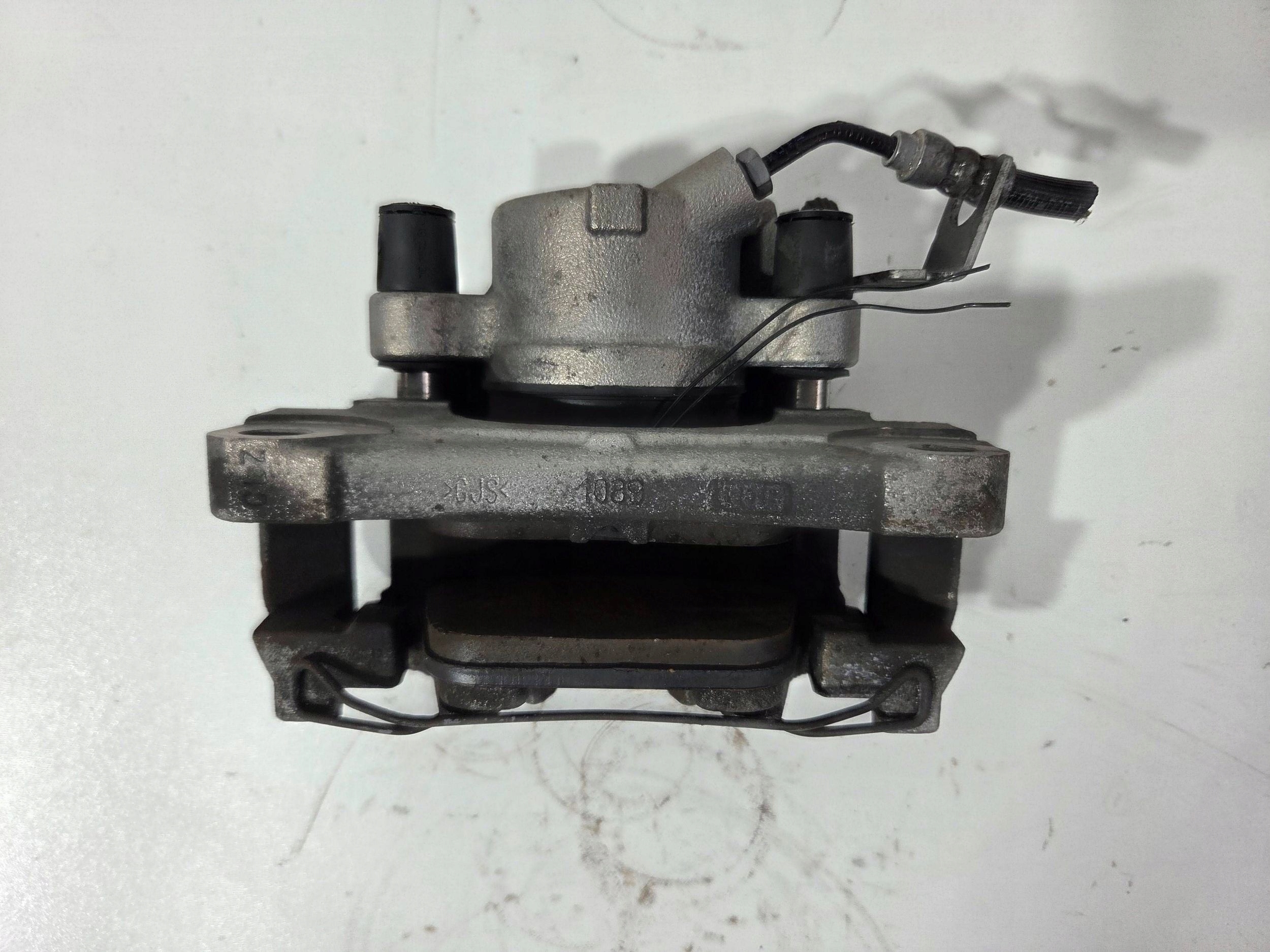 Audi A4 S4 B9 caliper brake front left 8W05BQ (B428)