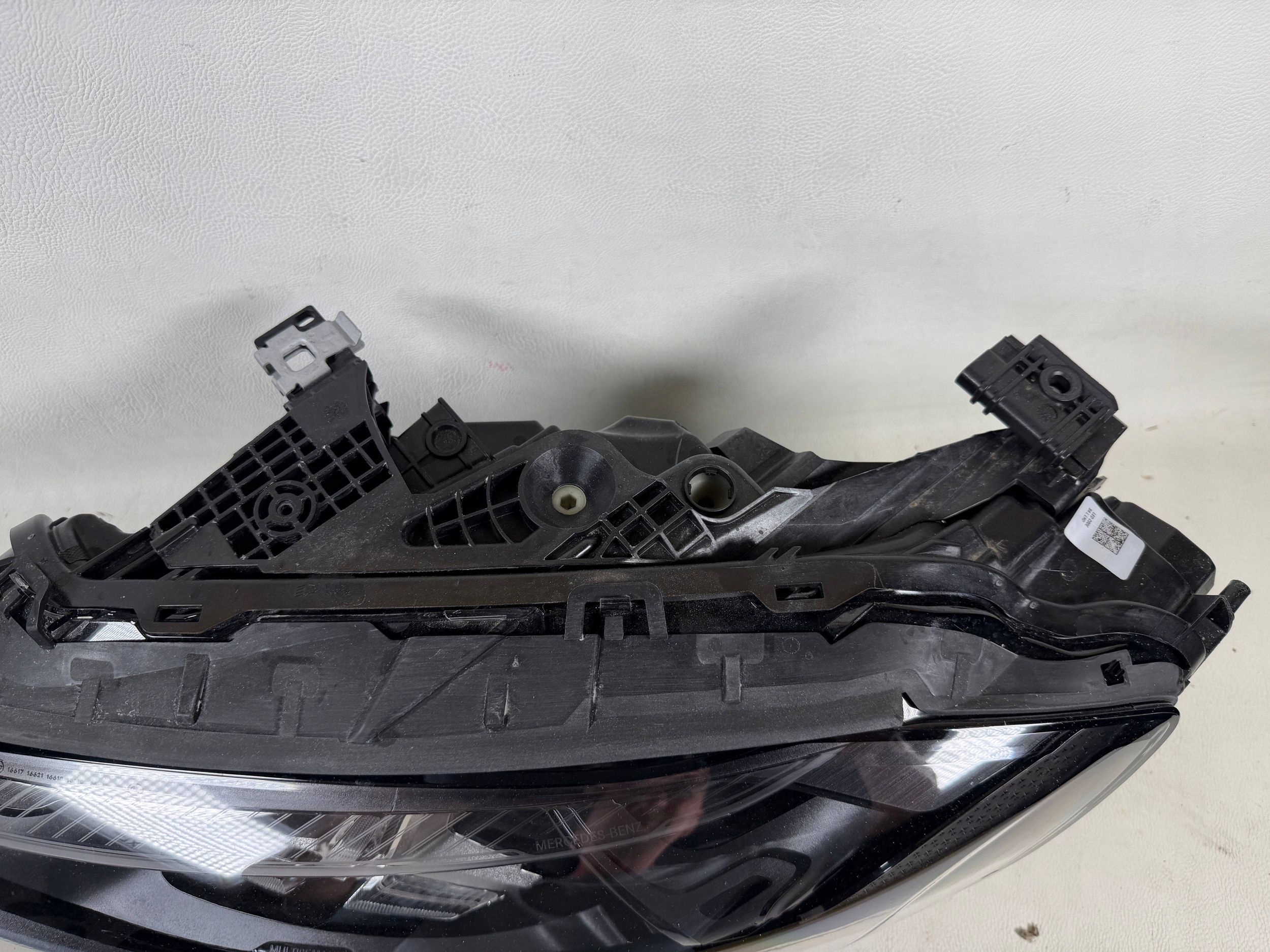 Mercedes CLA A174 25- light Multibeam left front front