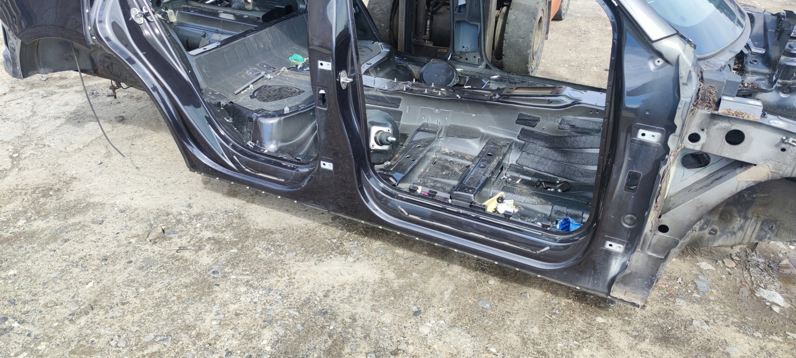 quarter threshold BOK right side AUDI Q5 8R LZ7L