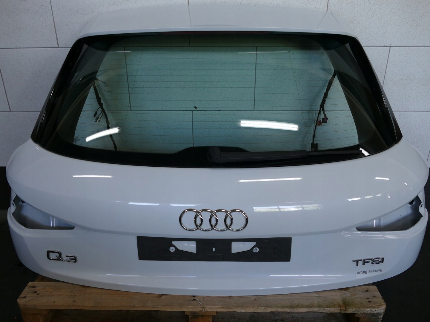 AUDI Q3u РЕСТАЙЛІНГ КРИШКА БАГАЖНИКА БІЛА Ls9r