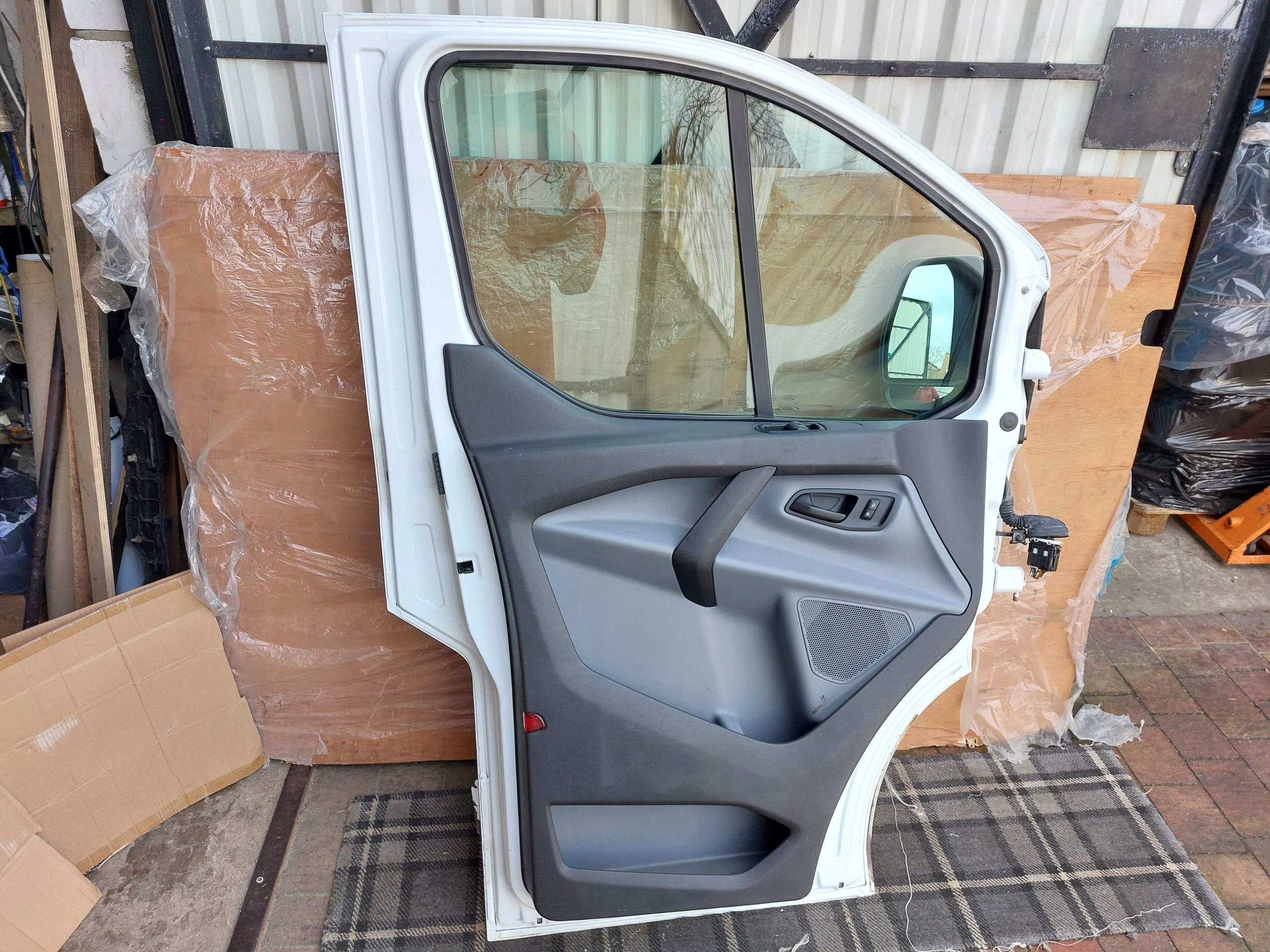 door left front FORD TRANSIT CUSTOM 14r BIALE AA