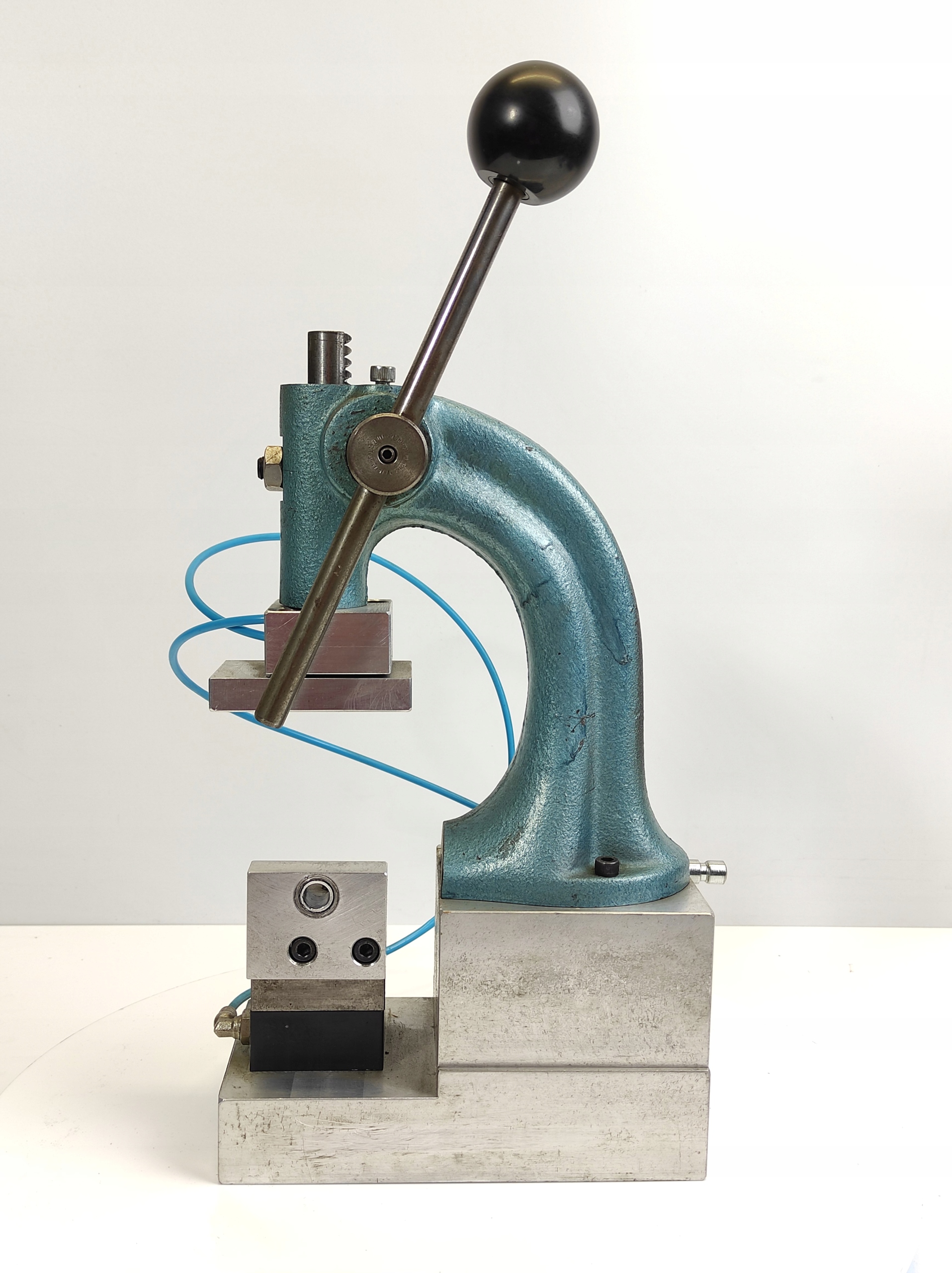 PRASA DŹWIGNIOWA RĘCZNA 0,15T Z DOCISKIEM PNEUMAT Marka Inny producent