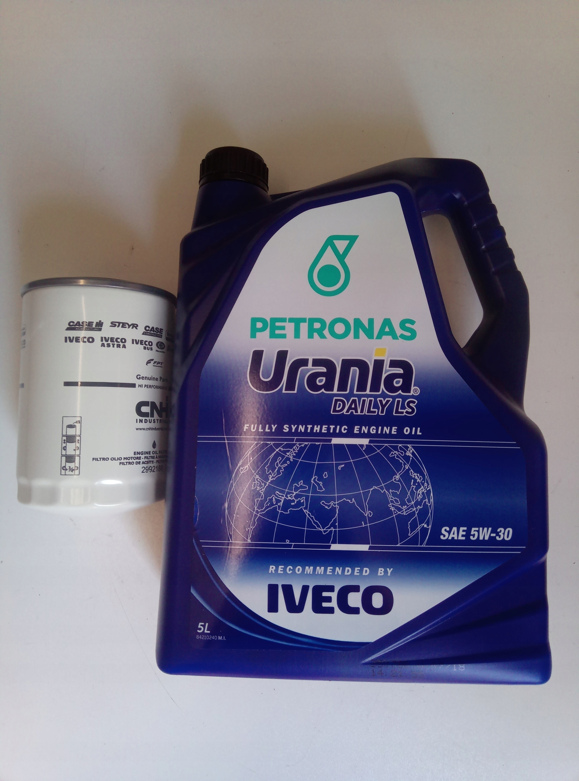 2xOlej Petronas Urania Daily LS 5w30 E5 +filtr 3.0 Rodzaj syntetyczne