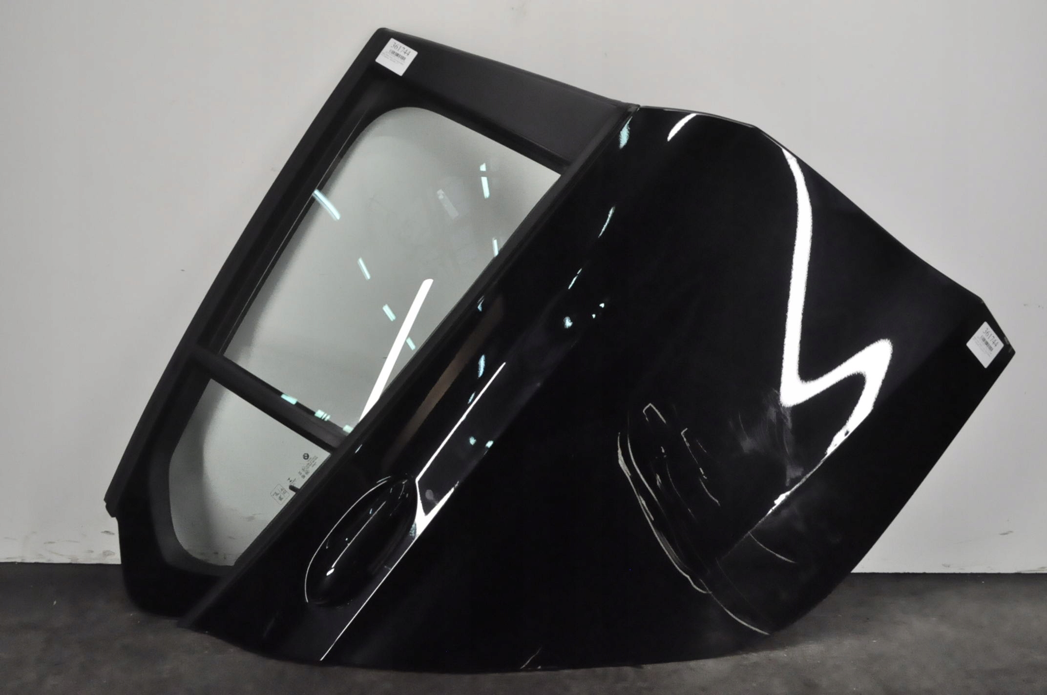 BMW 1 F40 DRZWI PRAWY TYŁ TYLNE 475