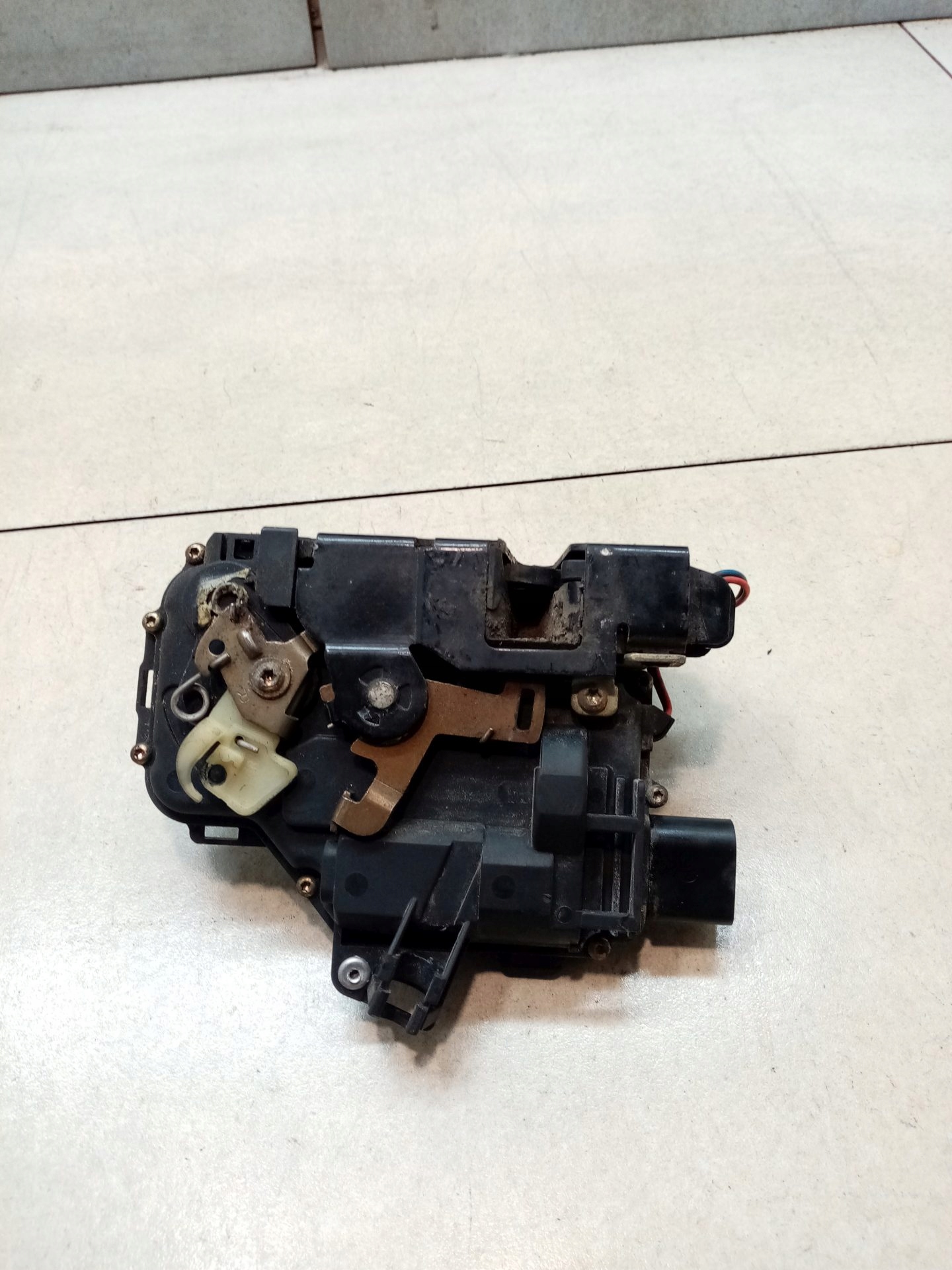 lock door right front VW GOLF IV 1.9 TDI