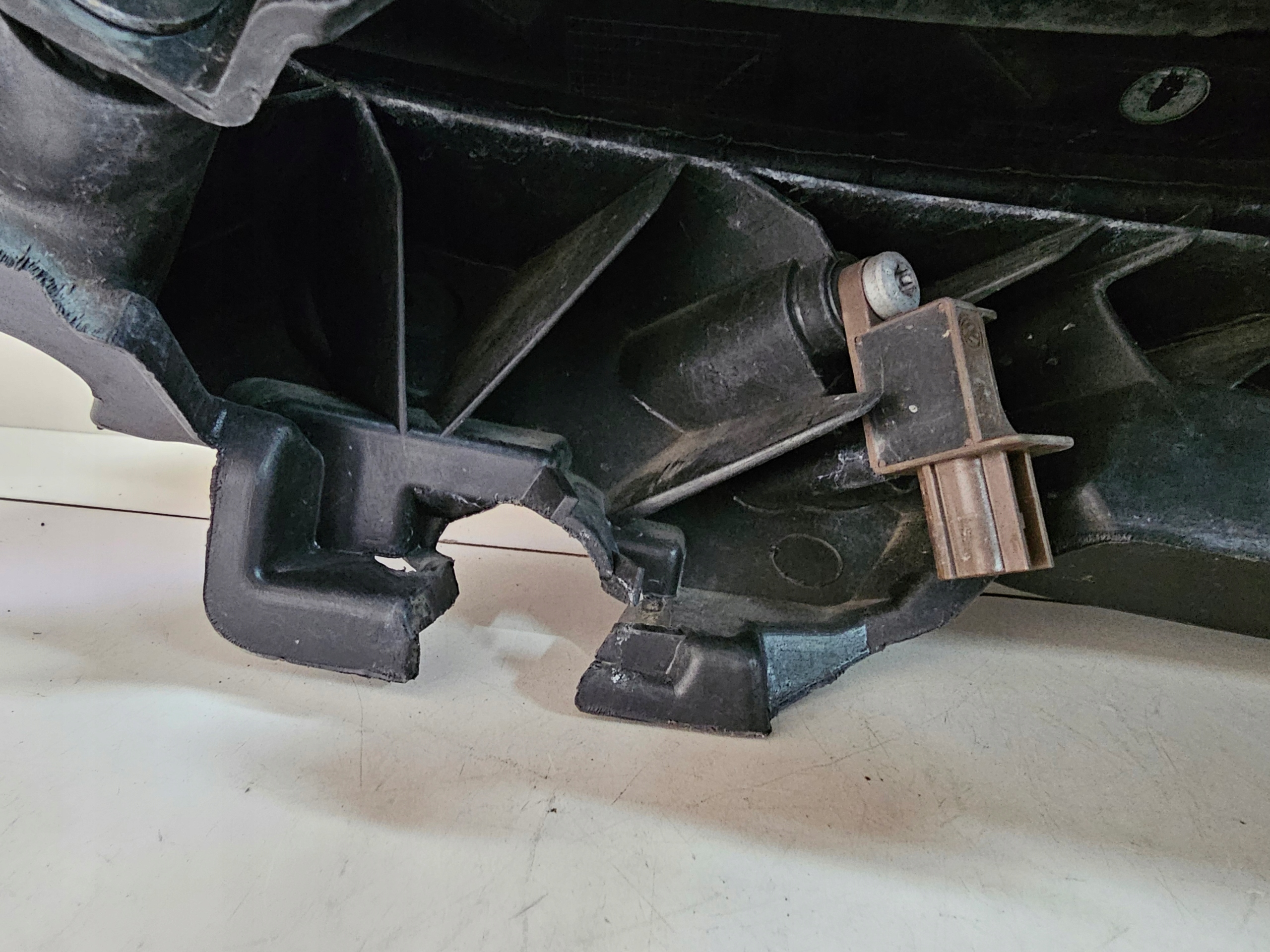 фара правая передняя Audi Q5 8R перед рестайлинг 8R0941030AF