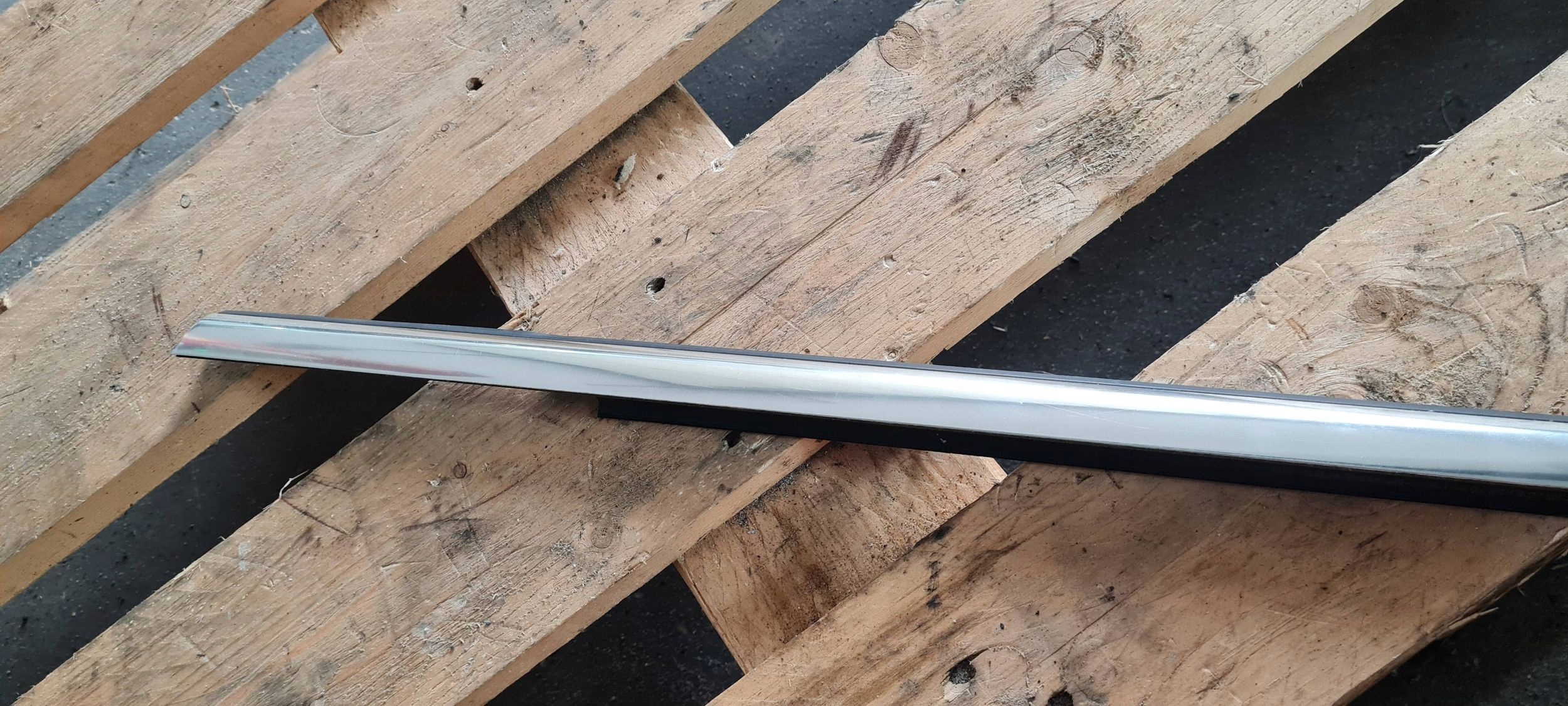 A4 B9 8W moulding dust right right rear part CHROM 8W0853764B