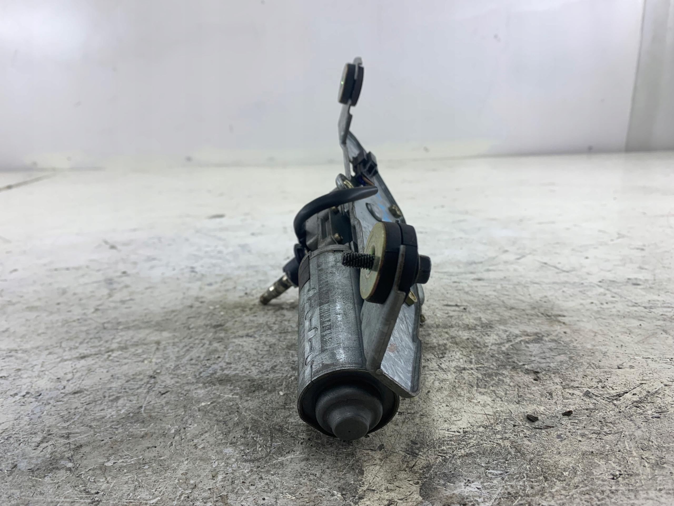 VOLVO V40 ablaktörlő hátsó 0390201529