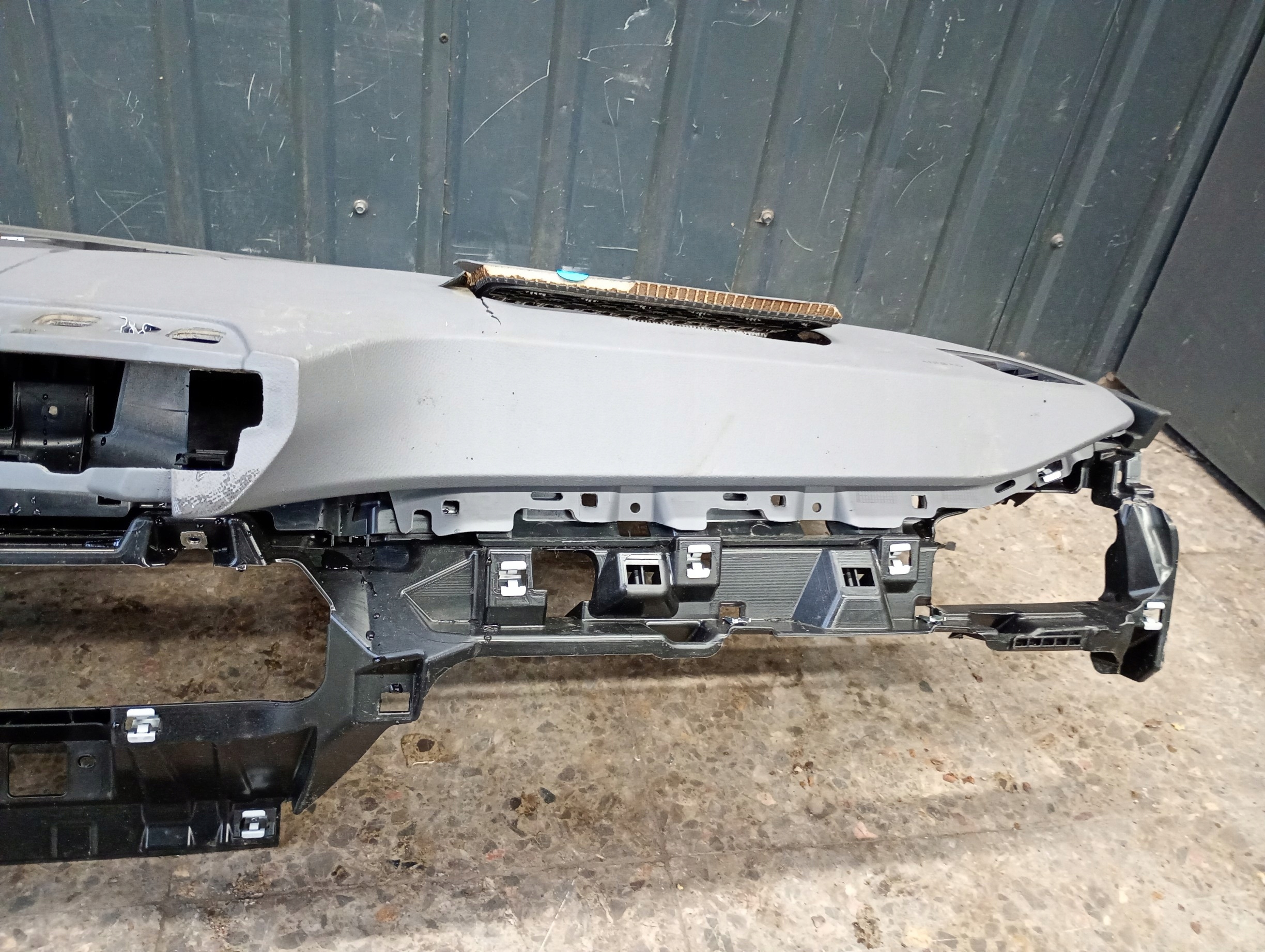 10b857003 торпеда консоль vw ID3 id.3