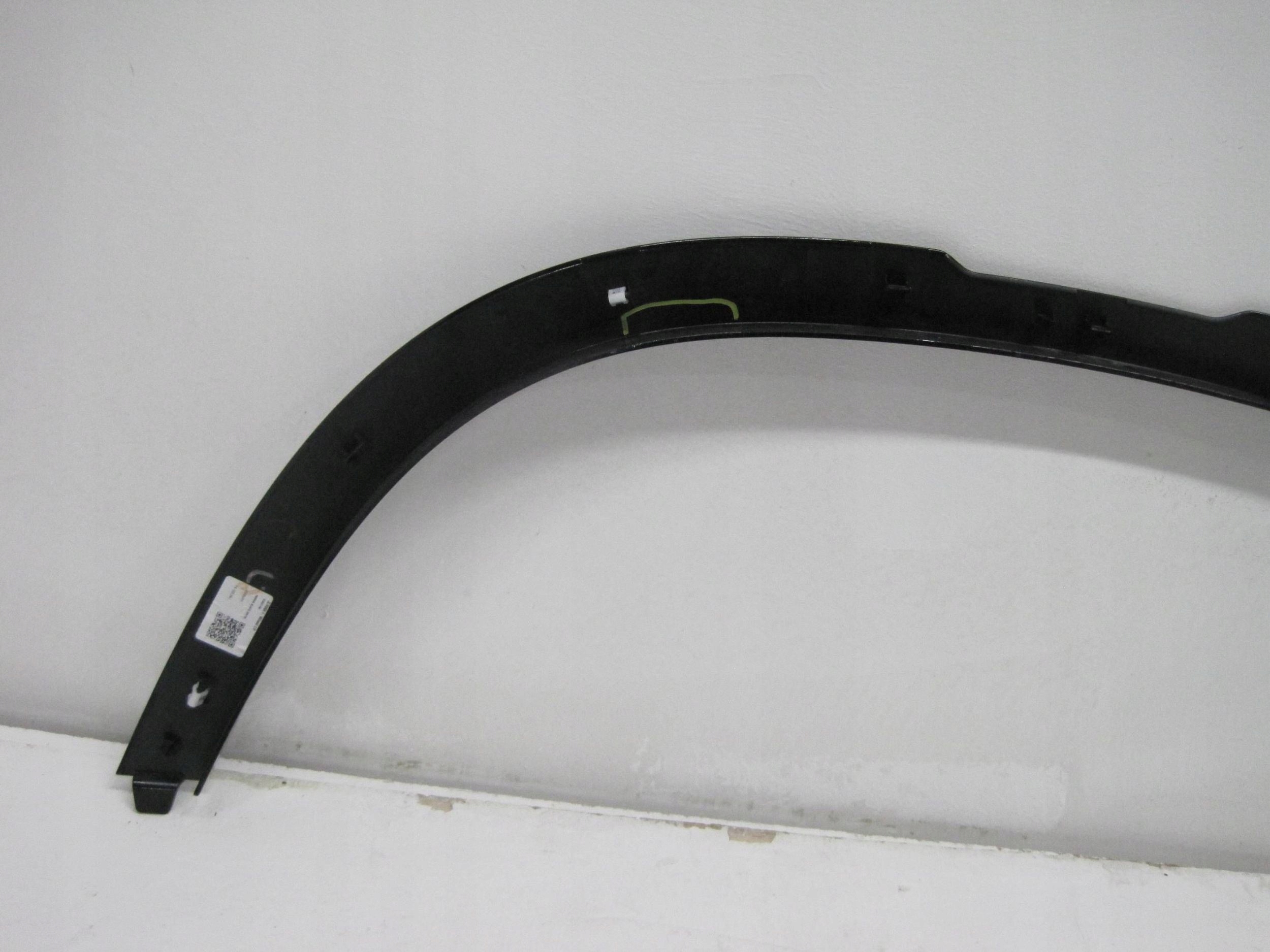 Couverture Aile Avant Gauche LAND ROVER DEFENDER L8B2-16A075-BX