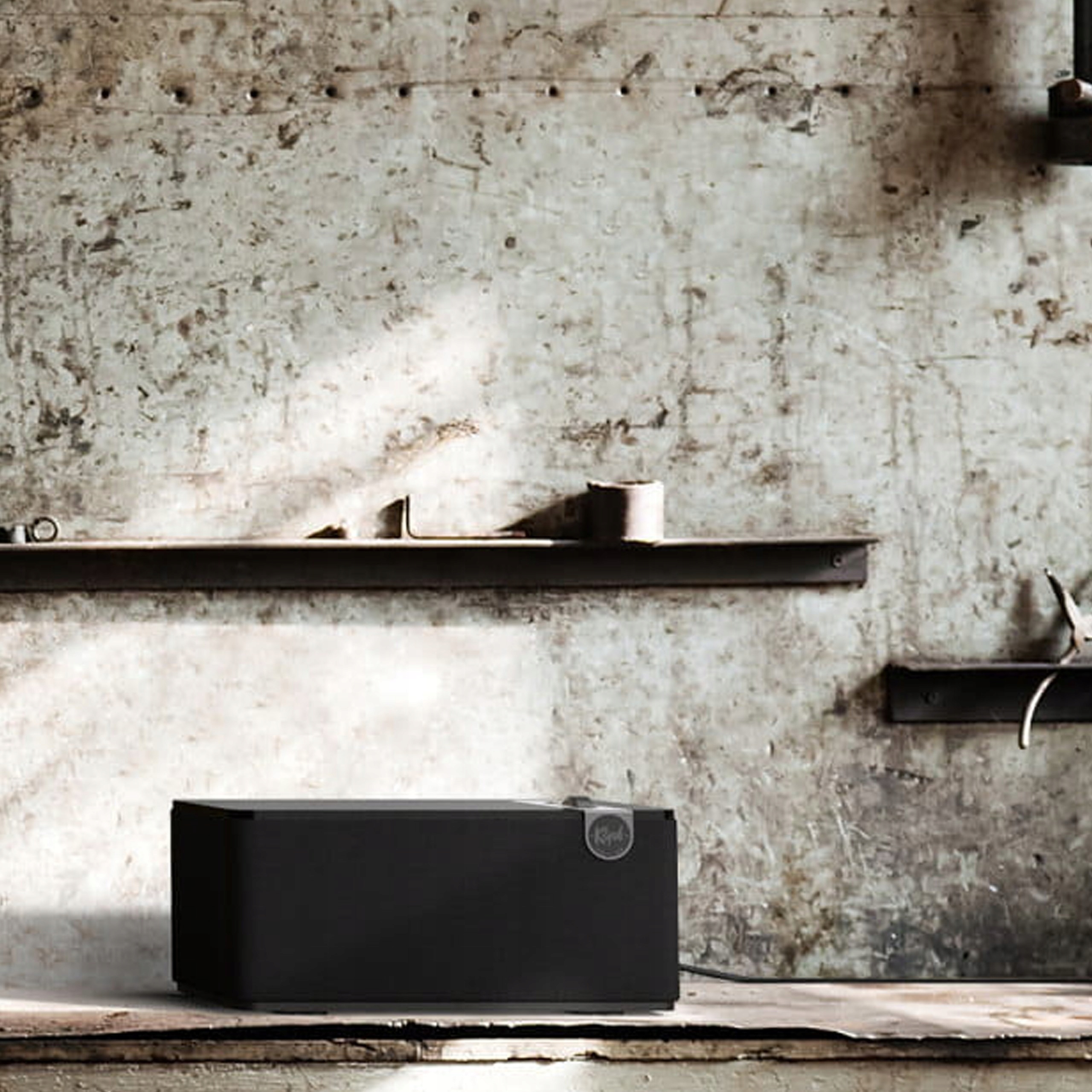 KLIPSCH THE ONE PLUS GŁOŚNIK AKTYWNY STEREO 2.1 BLUETOOTH 5.3 USB-C EBONY Konstrukcja brak informacji