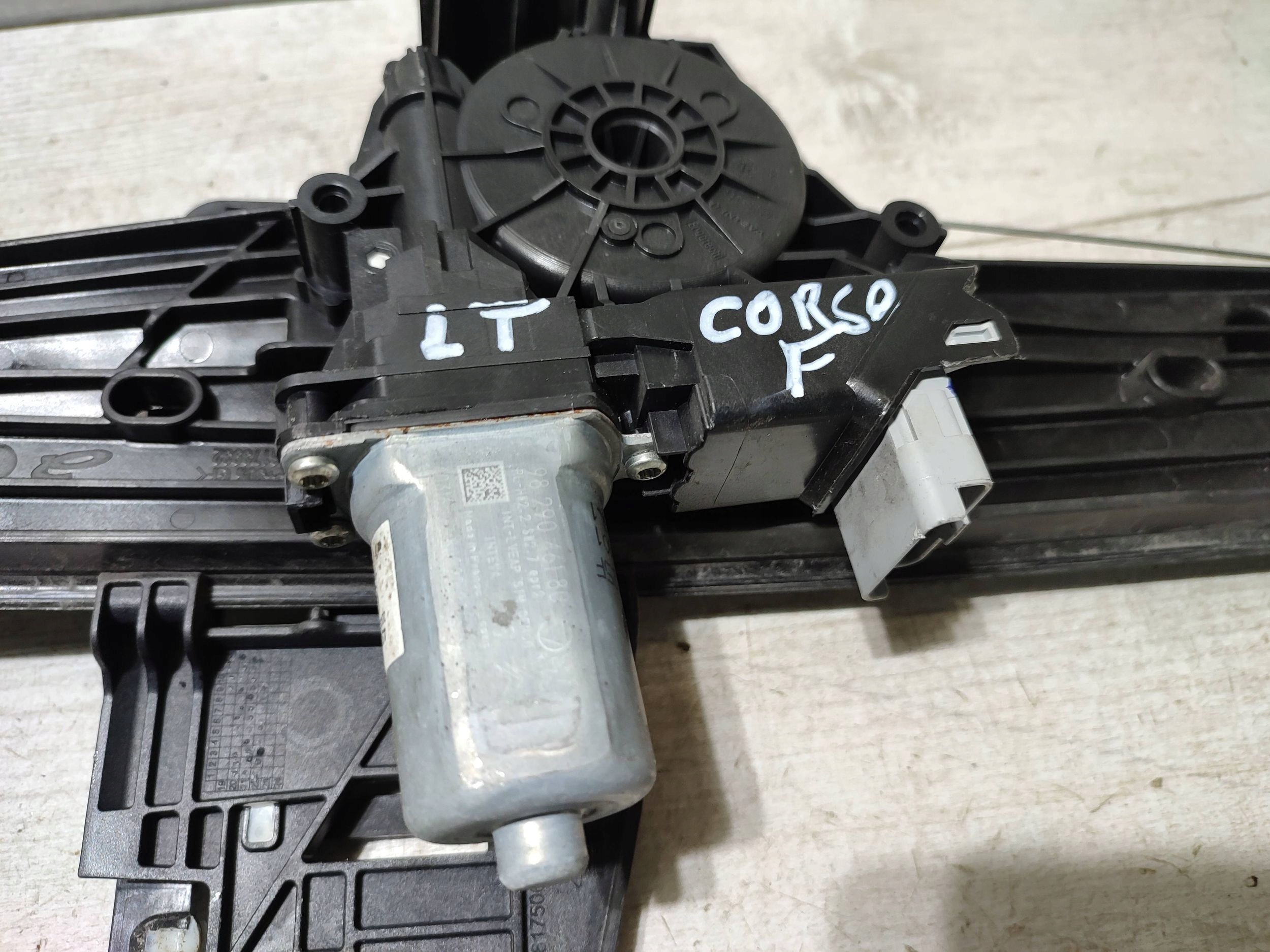 Opel Corsa F 2022 rear part side left window regulator