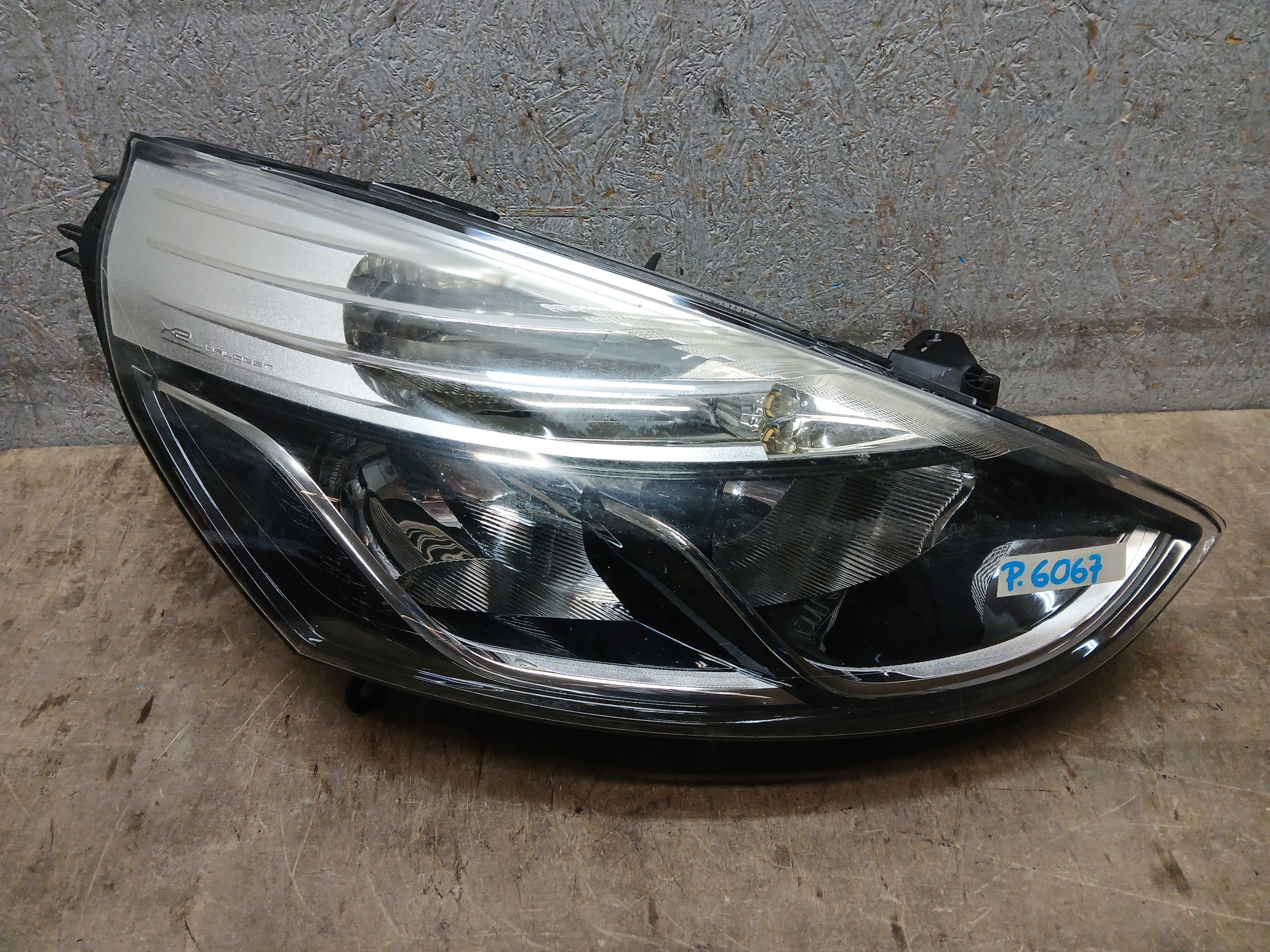 light front right RENAULT CLIO IV 4 260102796R