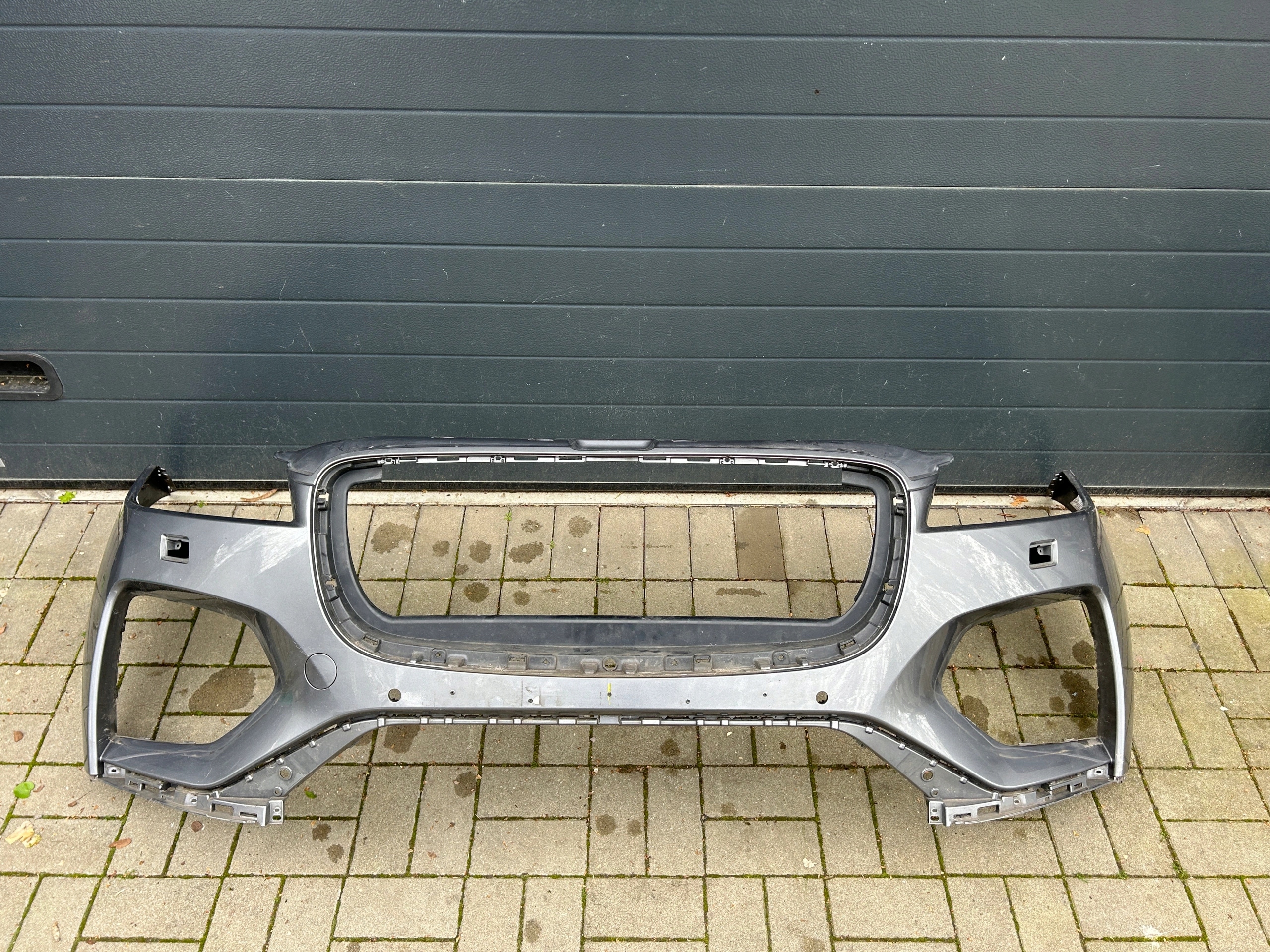 Jaguar F Pace SVR Lift bumper front front