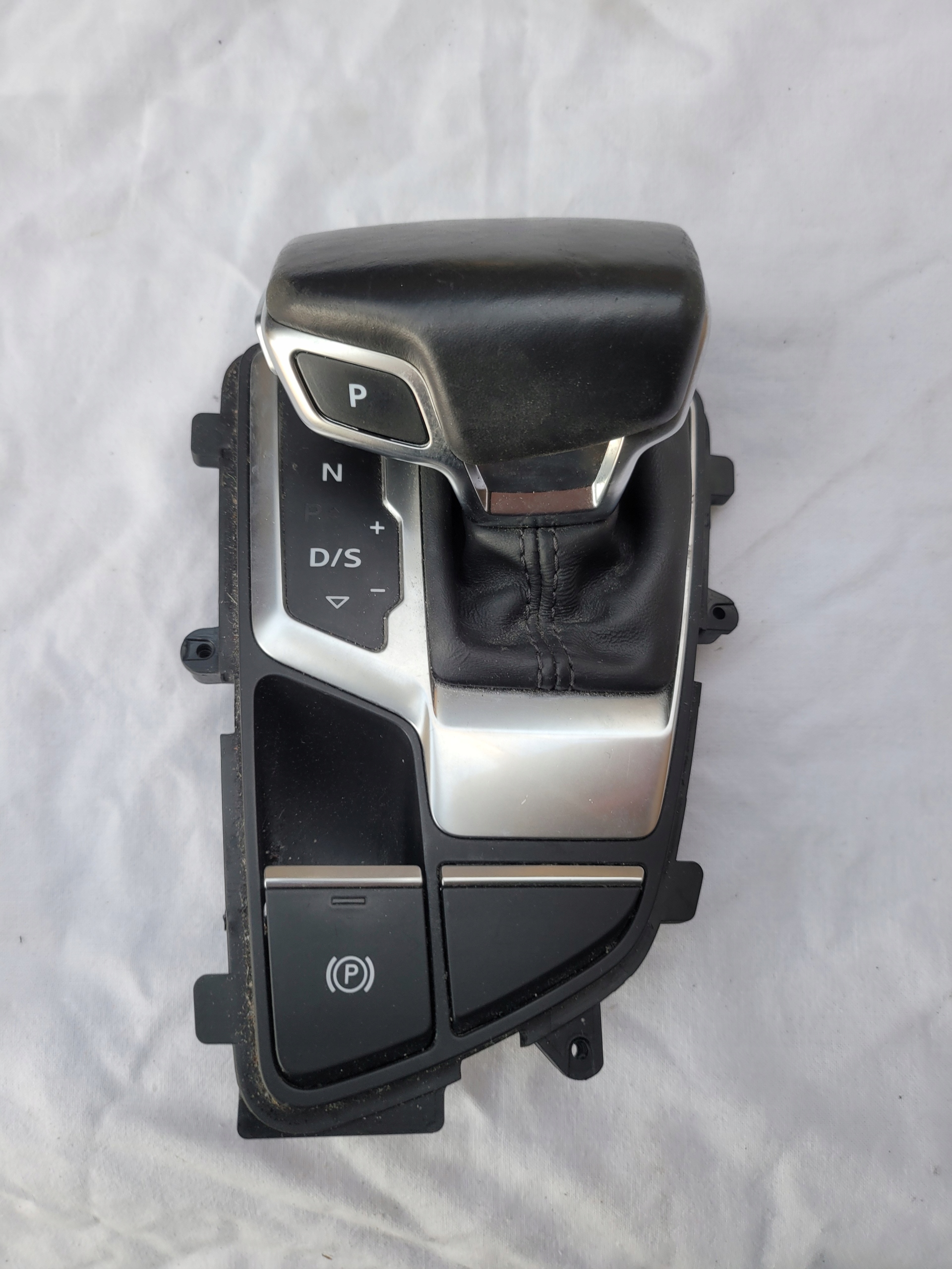 AUDI A4 b9 ручка сильфон рамка передач 8W1713111C