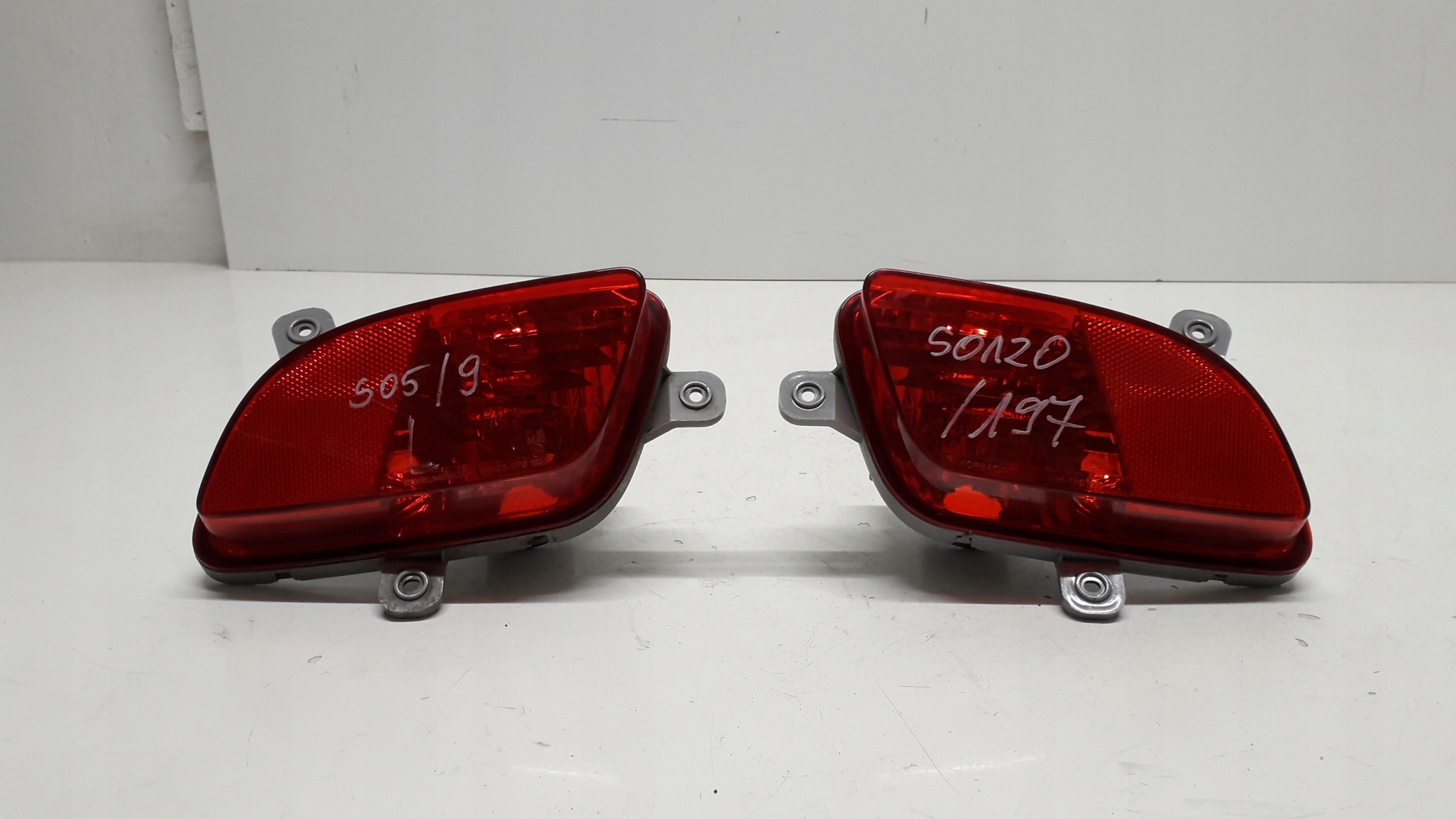 KIA VENGA LAMPA PRAWA I LEWA W ZDERZAK