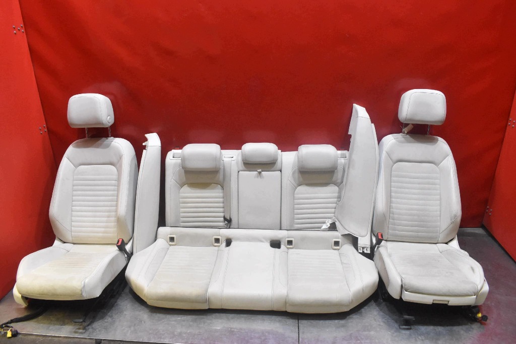 Sitz Sitze Seite Seiten KOMPLET Halbleder EU VW PASSAT B8 Sedan 14-22