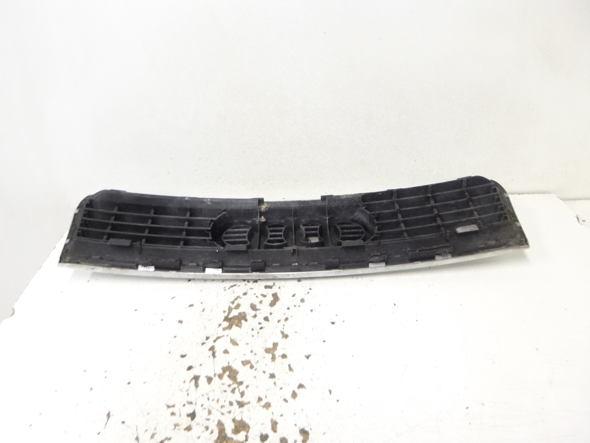 Grill Grill Audi A4 B6 LY9B kombi 2004r. 8E0 853 651 B