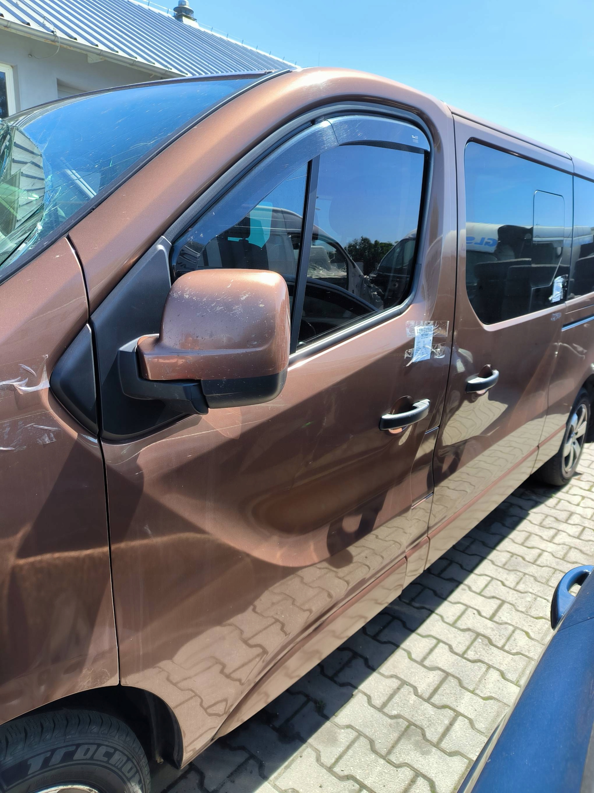 door left front L41R TRAFIC OPEL VIVARO B