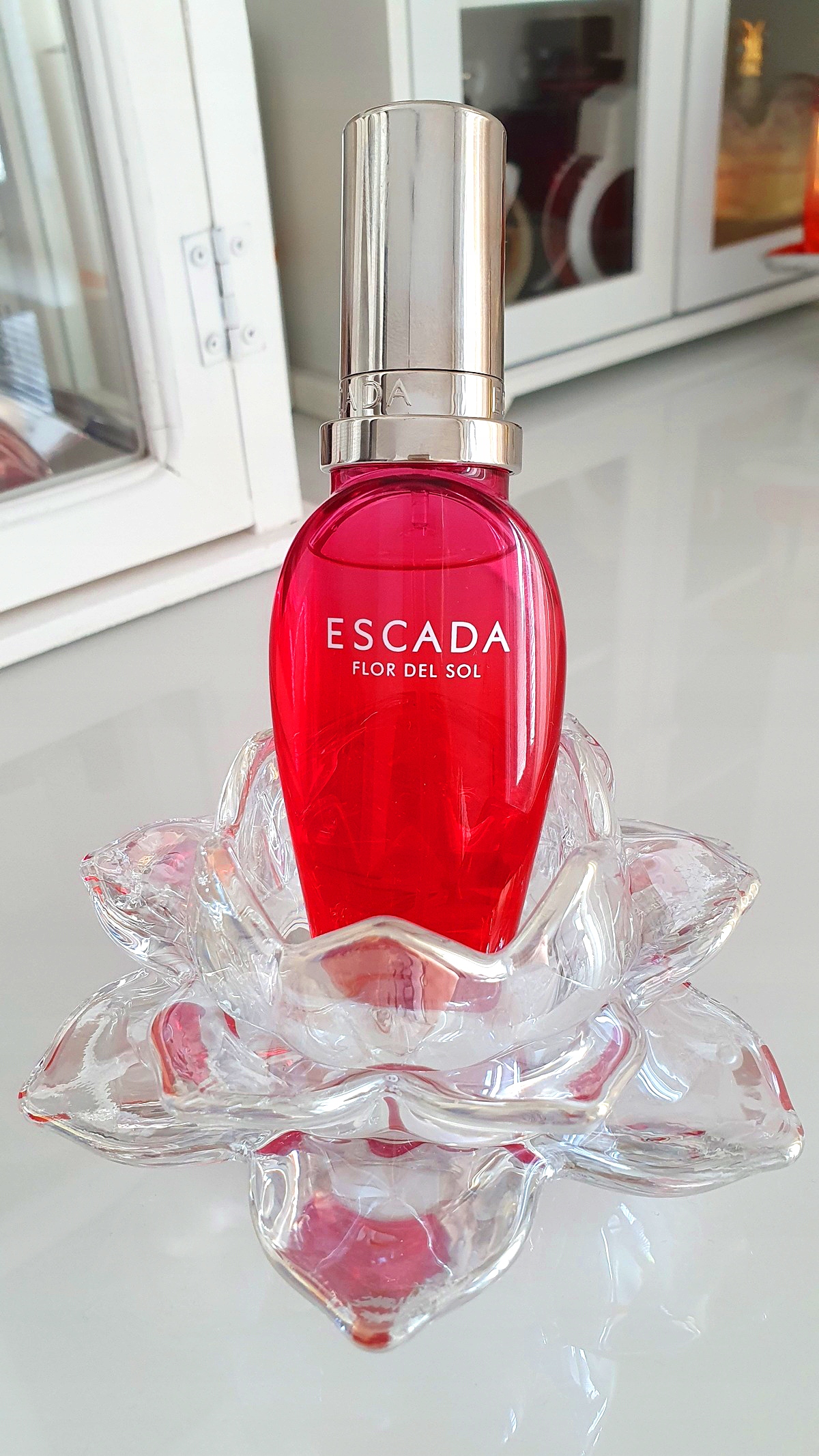 ESCADA FLOR DEL SOL EDT 30ML FLAKON + KOREK Waga 150 g
