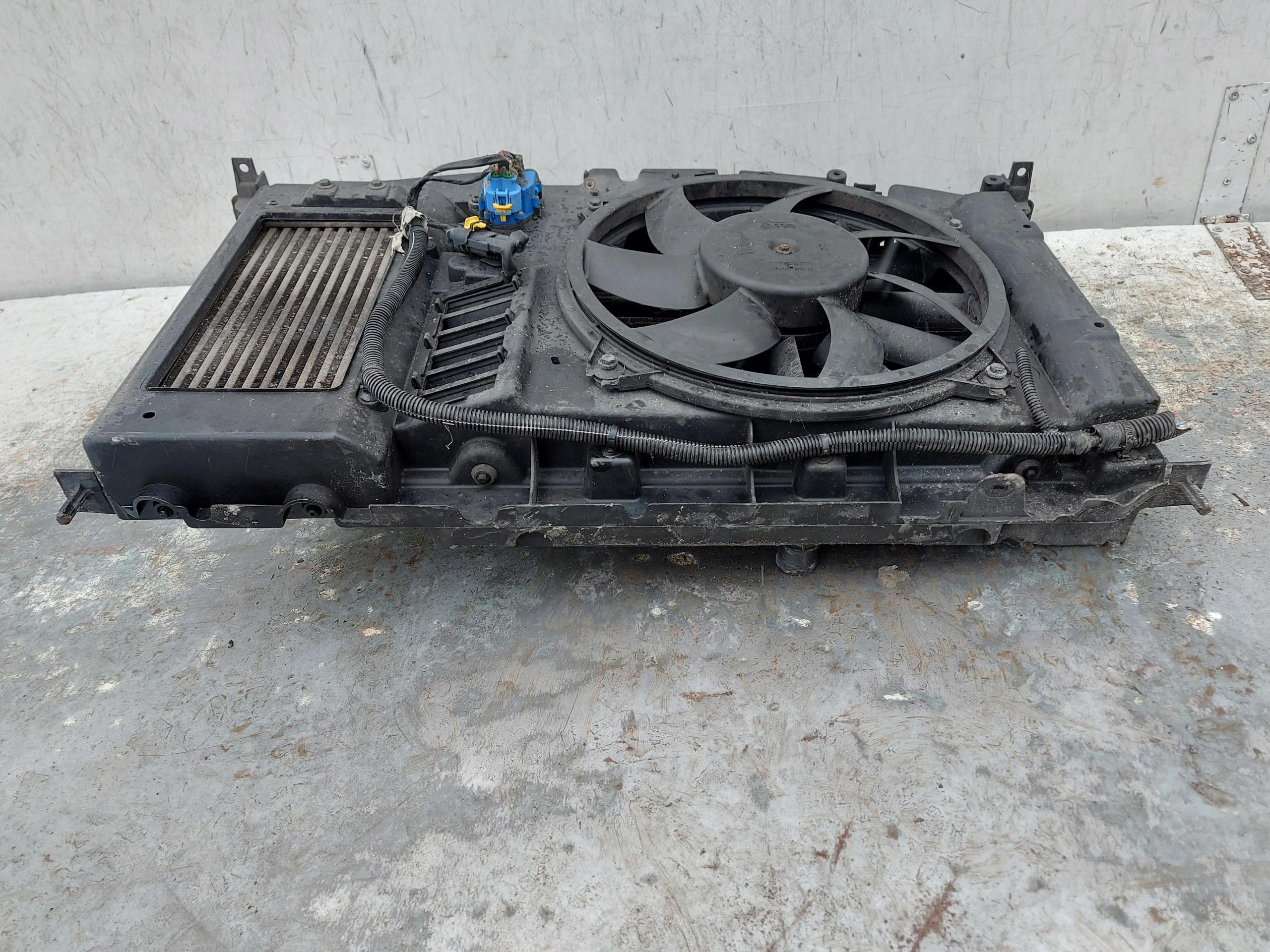 Peugeot 3008 1 09- 1.6 thp support panel for radiators radiator fan