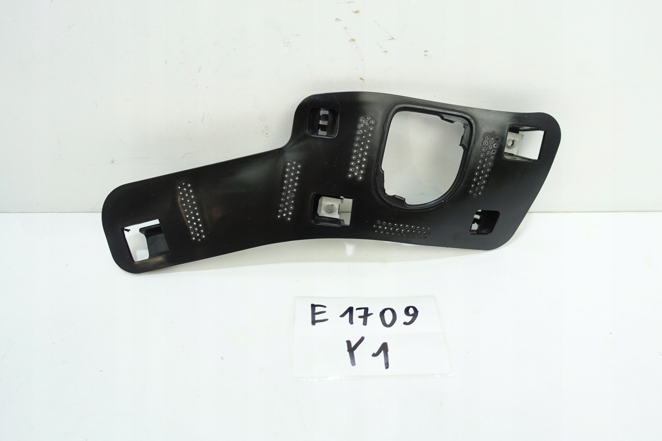 Halter der Spritzdüse links ALFA ROMEO STELVIO 16