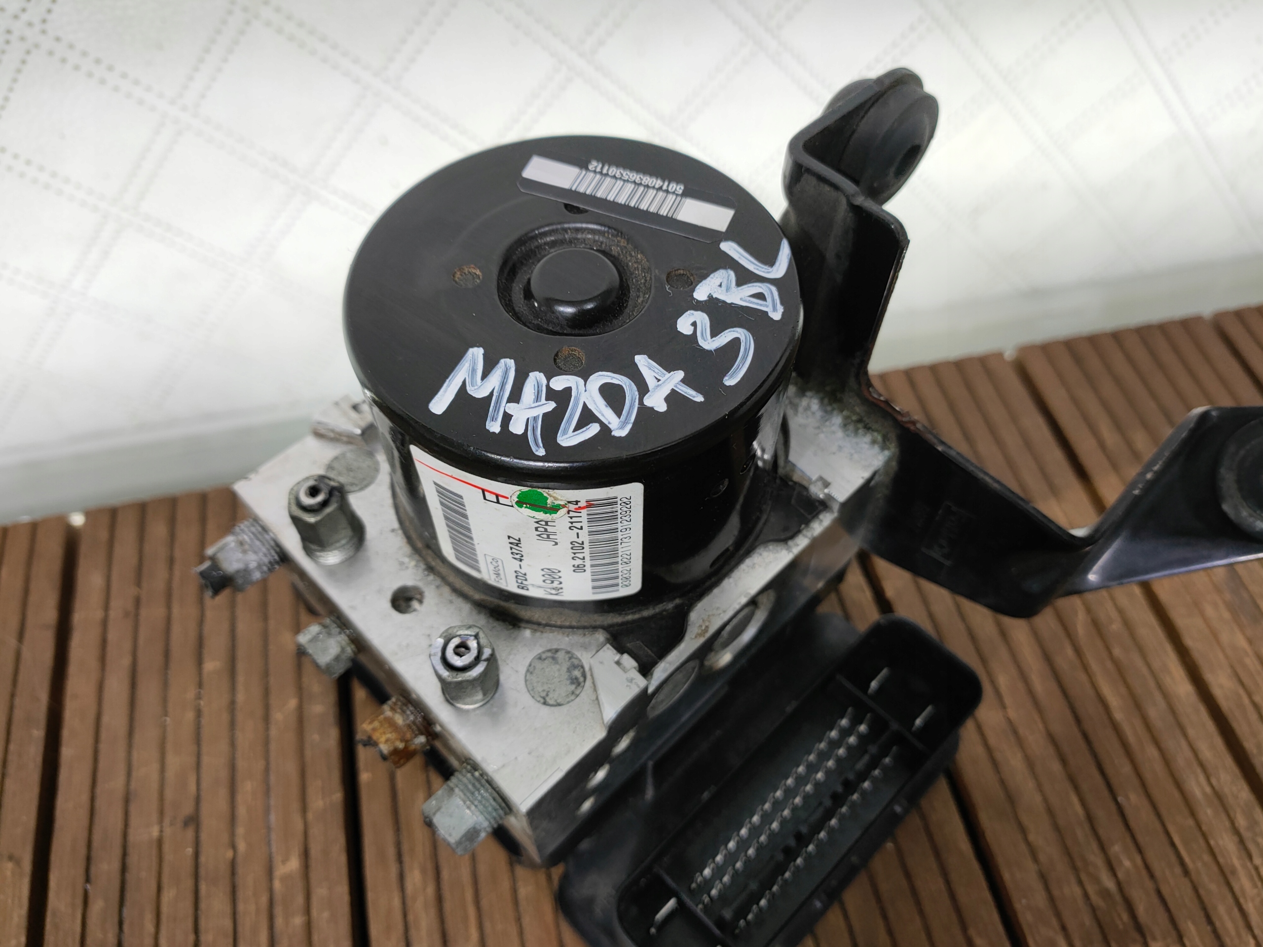 MAZDA 3 BL 09-13 2.2 CITD MZR-CD brake booster ABS control unit BFD2-437AZ