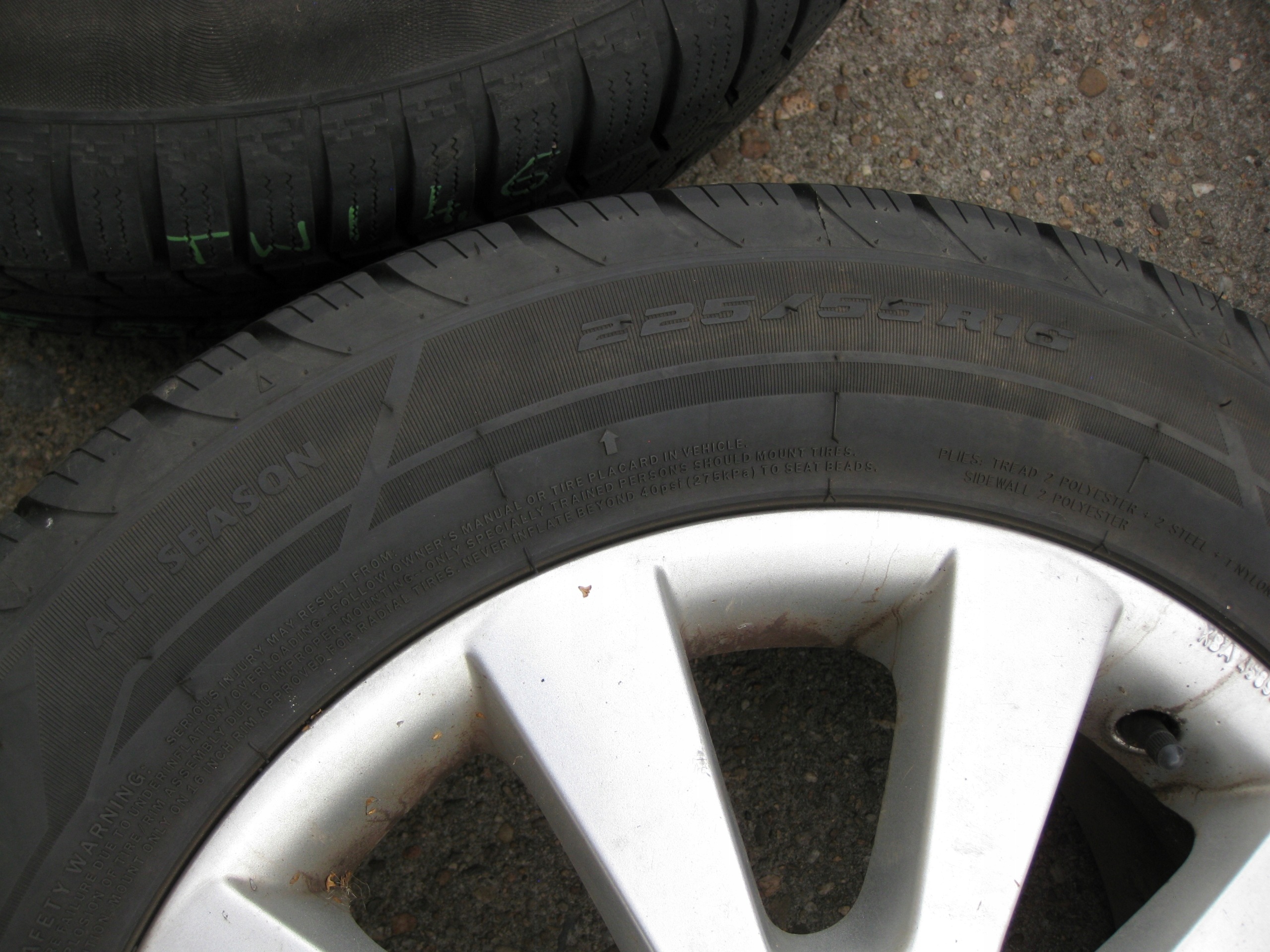discs BORBET POINTS 16" tyres CONTINENTAL / LANVIGATOR 225/55R16 KOMPLET