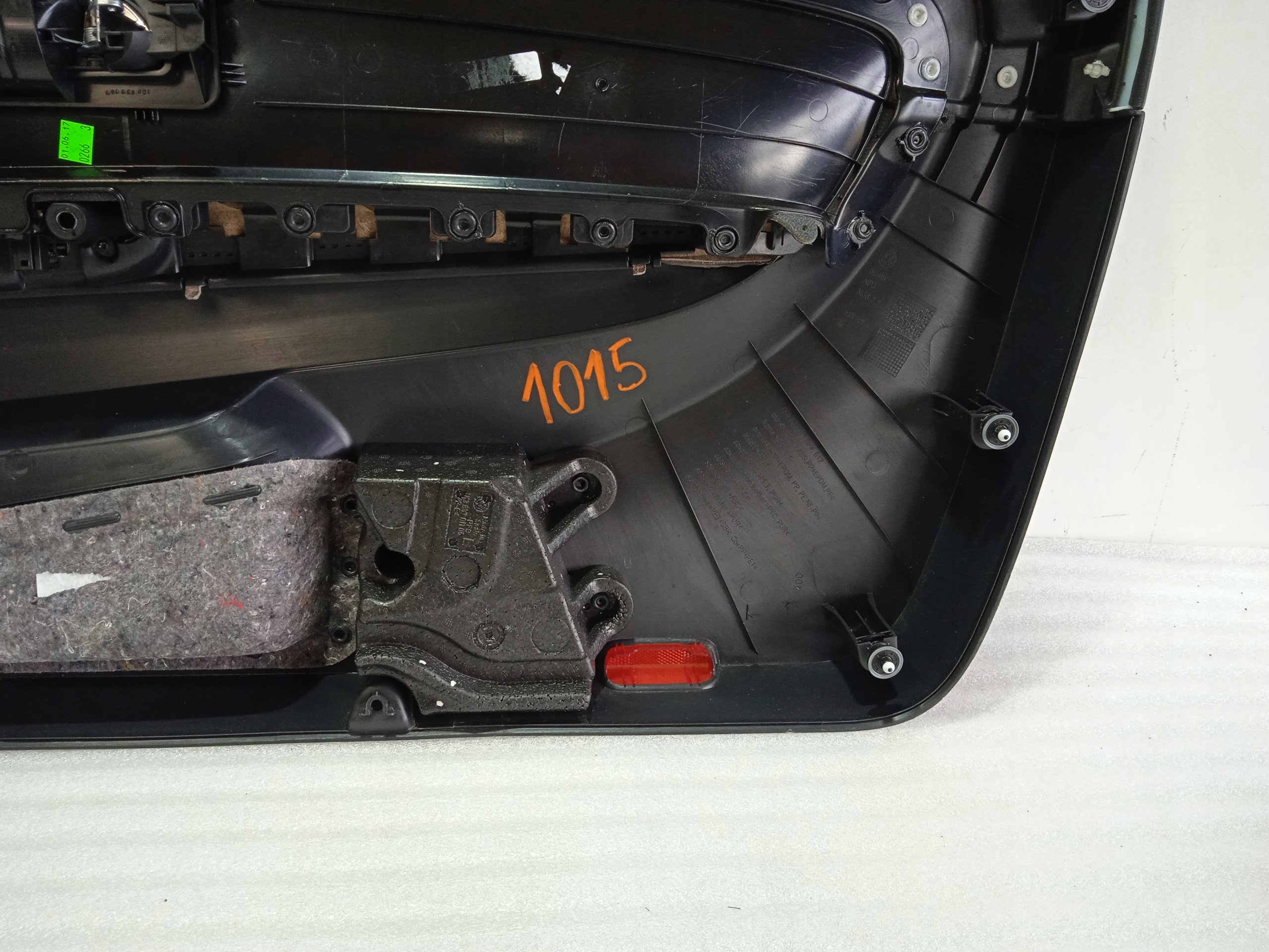 дверные карты volkswagen oe 1K8867011