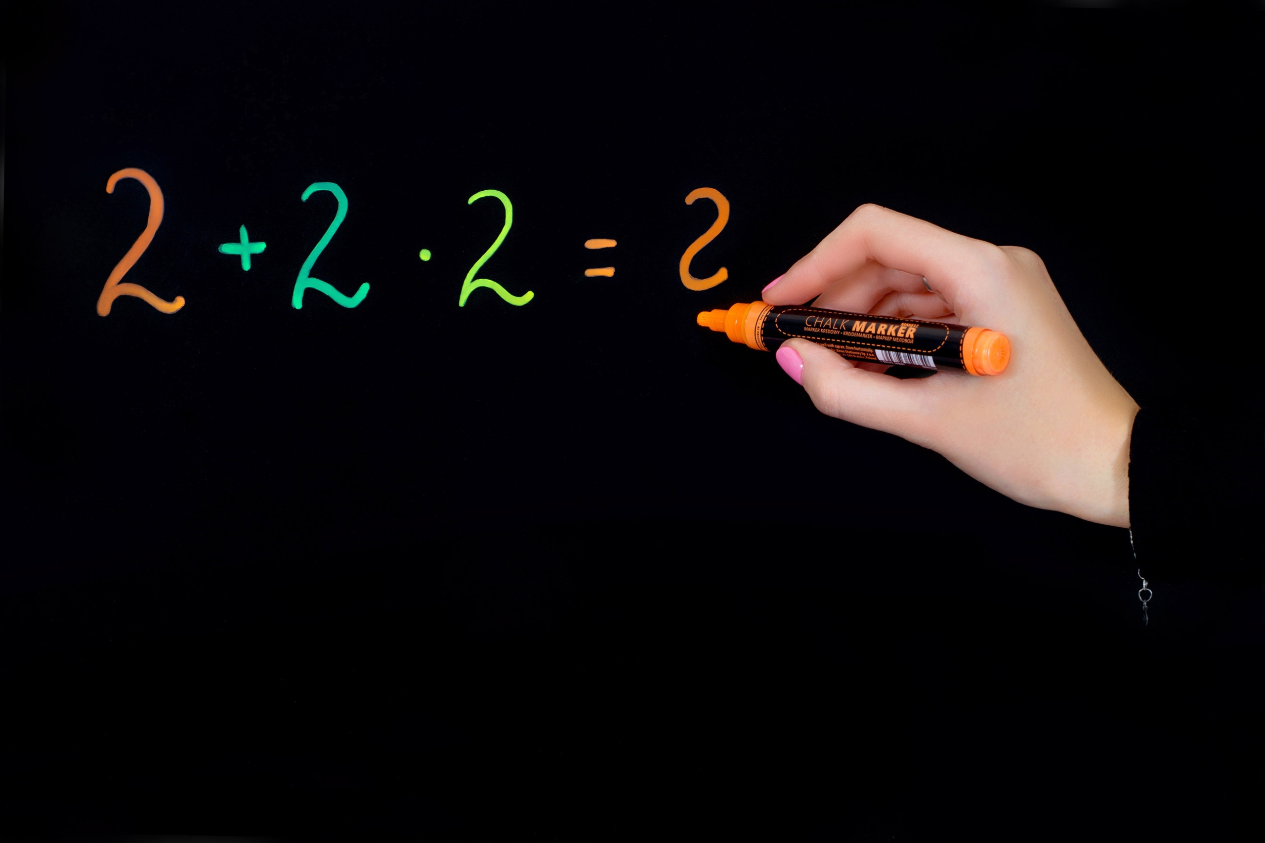 Tablica tabliczka kredowa MEMOBE na biurko stojąca + MARKER Kod producenta MTB030021.08.01.S.04