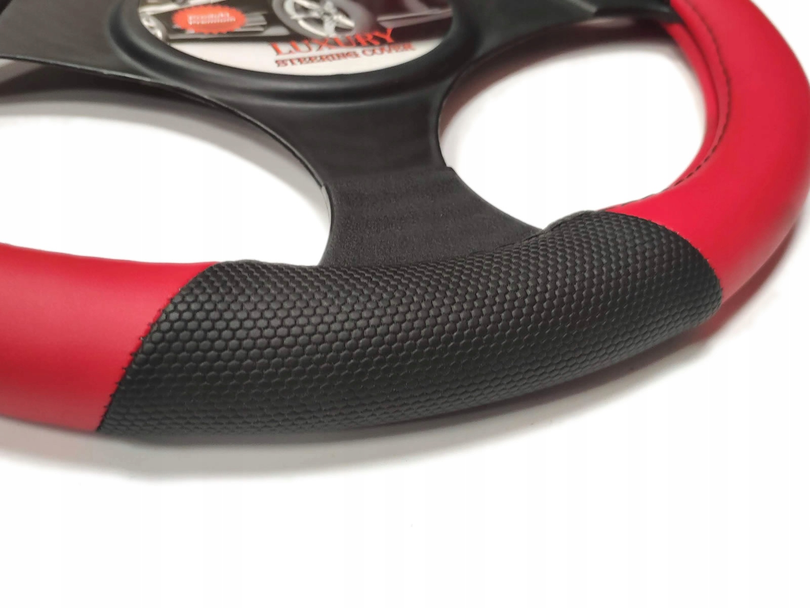 POKROWIEC NA KIEROWNICE M 37-39cm PREMIUM LUXURY EAN (GTIN) 5901225425713