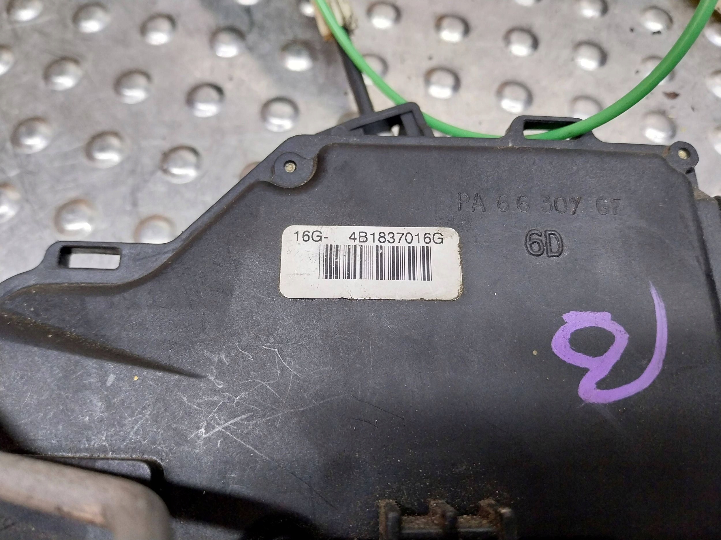lock door right front 9 PIN EU 4B1837016G AUDI A4 B6 A6 C5