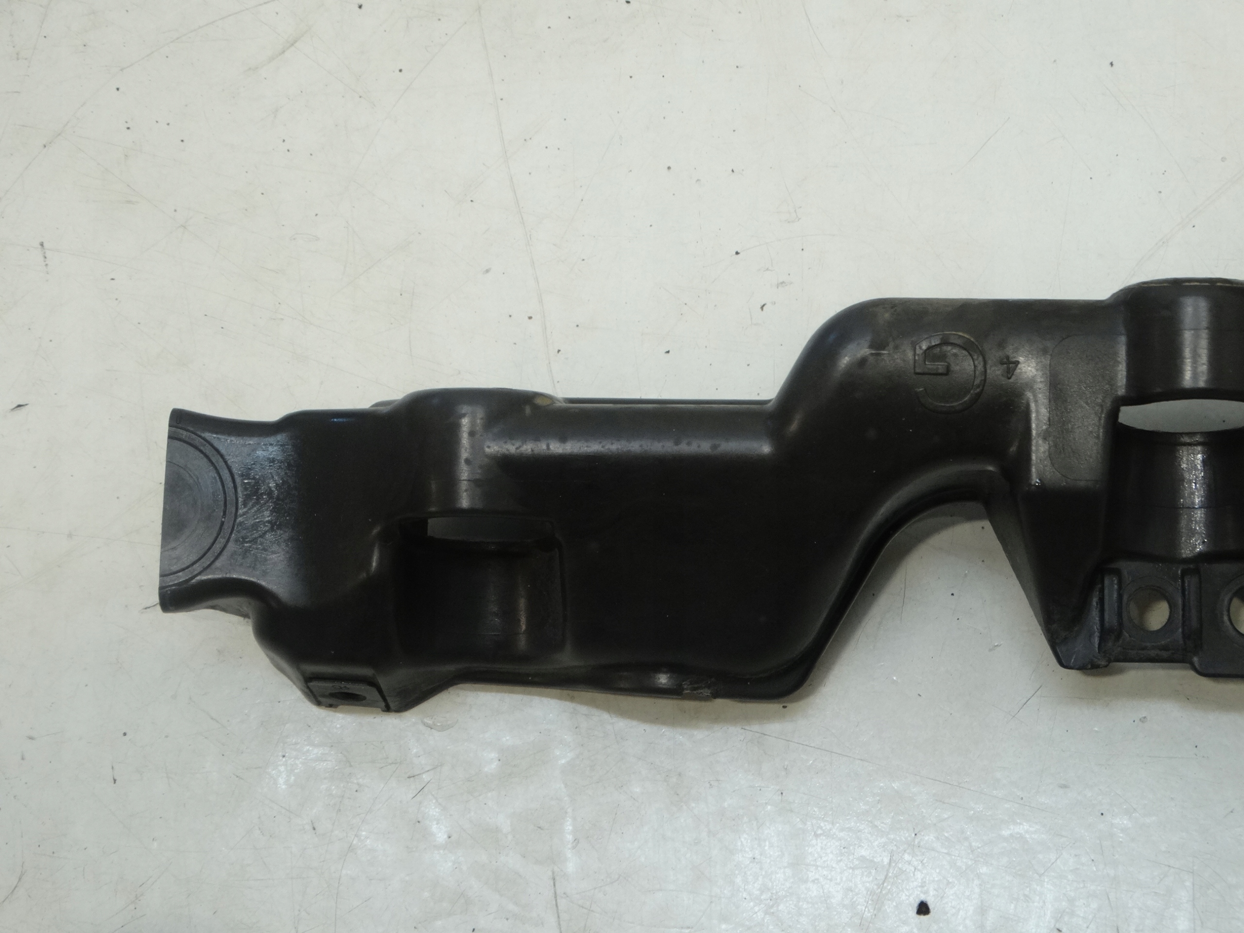 Support Support plaque Gauche Avant Aile RENAULT SCENIC III 631230010R
