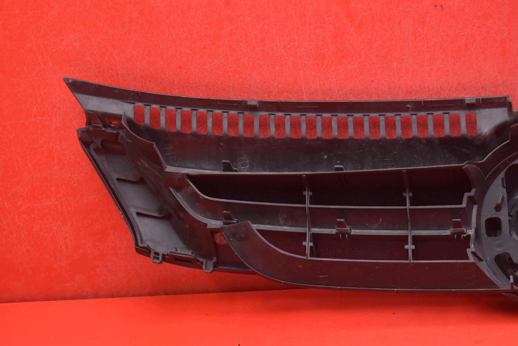 front PREKLADgrill black 5M0853655A VW GOLF 5 V plus 04-09