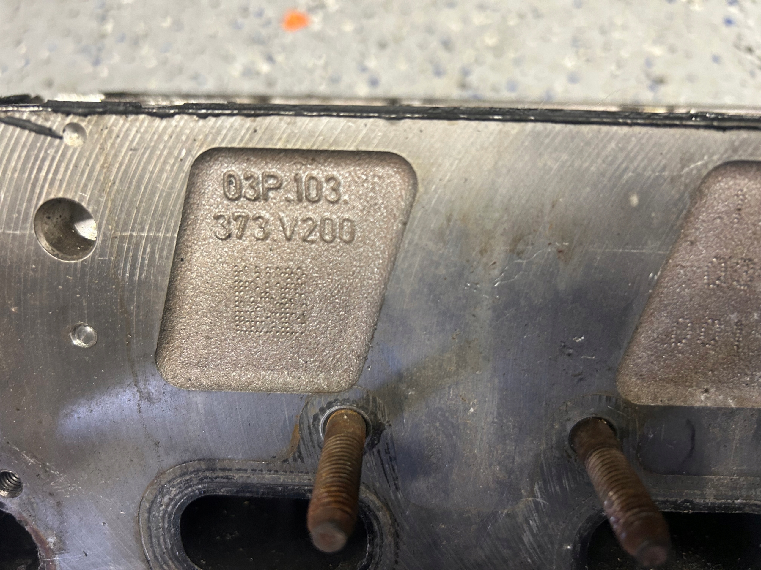 VW POLO 1,2 TDI CFW head.