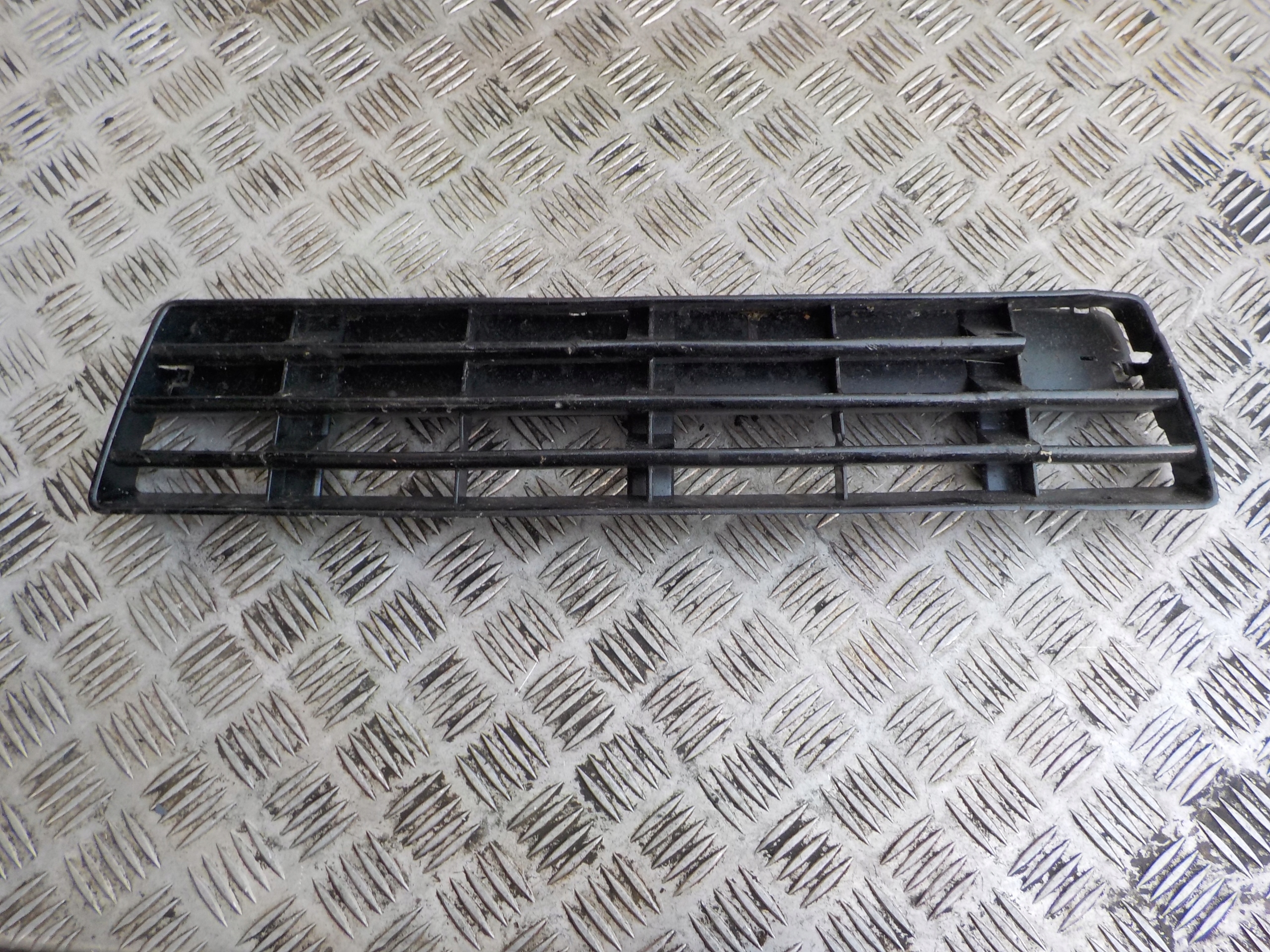 AUDI A6 C5 97- grid of a bumper central
