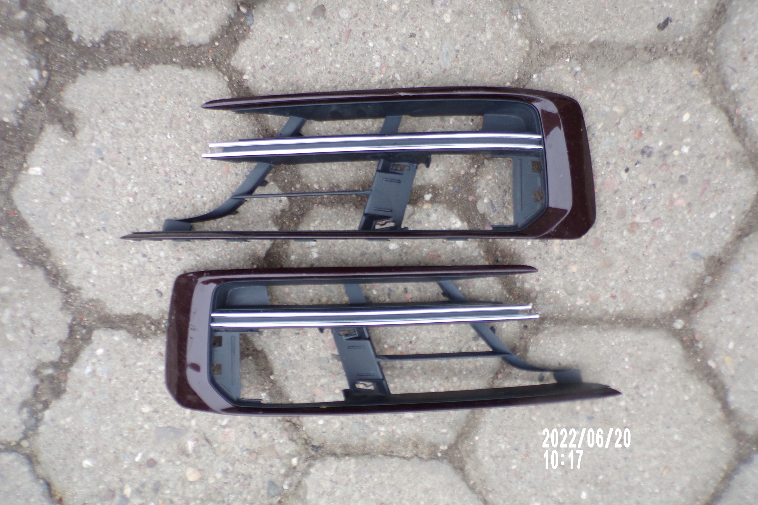 4N0807679A - Решетка бампера Audi A8 D5 4N0 SHIRAZ RED METTALIC