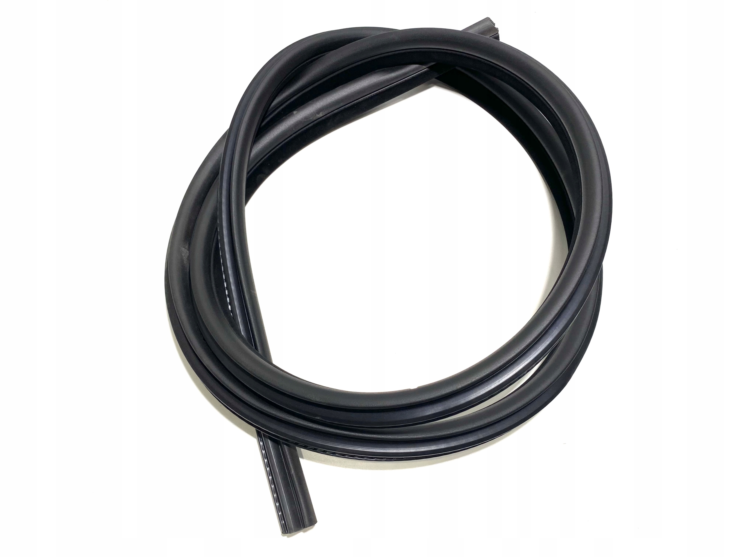 Уплотнитель двери П ПД BMW E93 7162404