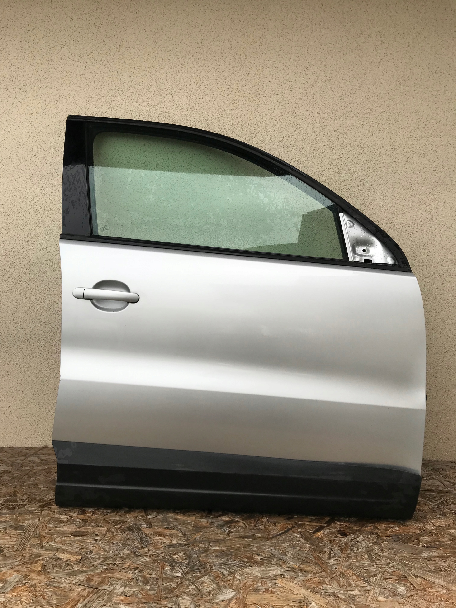 DRZWI PRZÓD PRAWE TIGUAN 5N LA7W KOMPLETNE